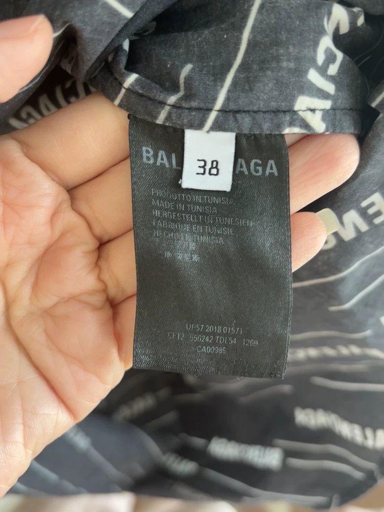 Balenciaga Balenciaga size 38 Short-sleeved shirt, barrage full print Size US S / EU 44-46 / 1 - 4 Thumbnail