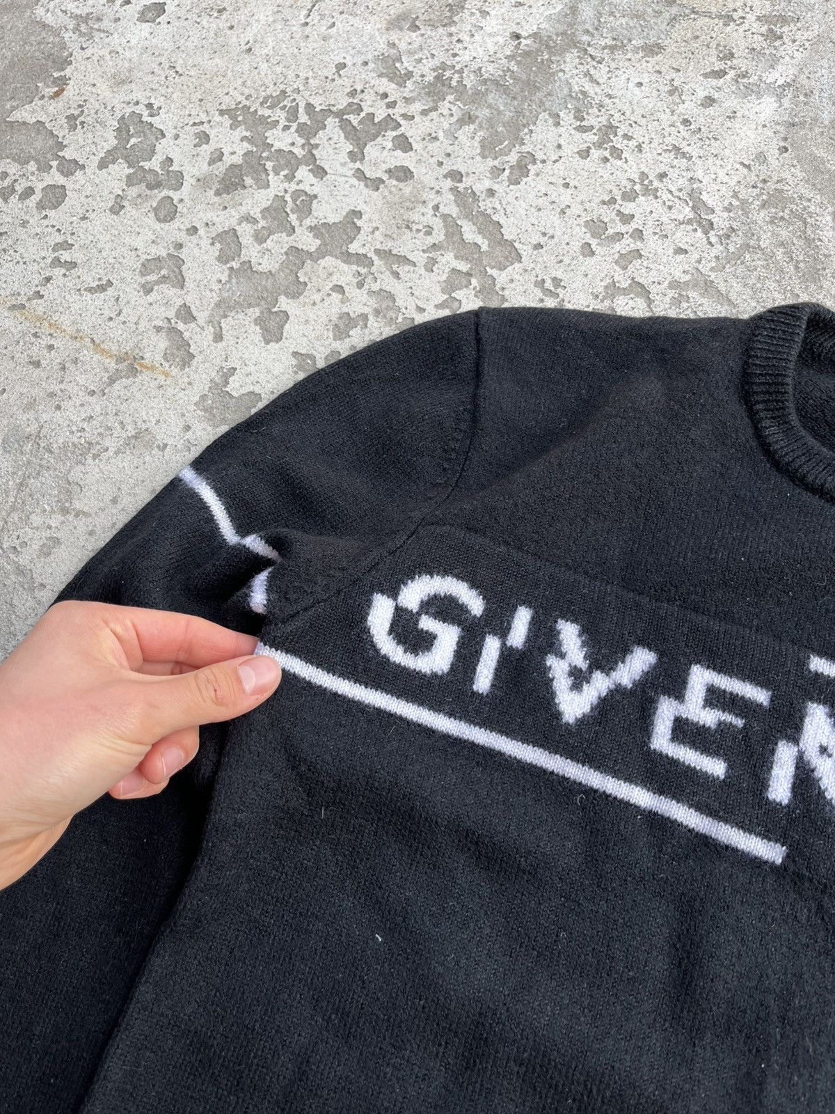 Givenchy Givenchy Distorted Split Logo Wool Knitted Sweater Size US S / EU 44-46 / 1 - 3 Thumbnail