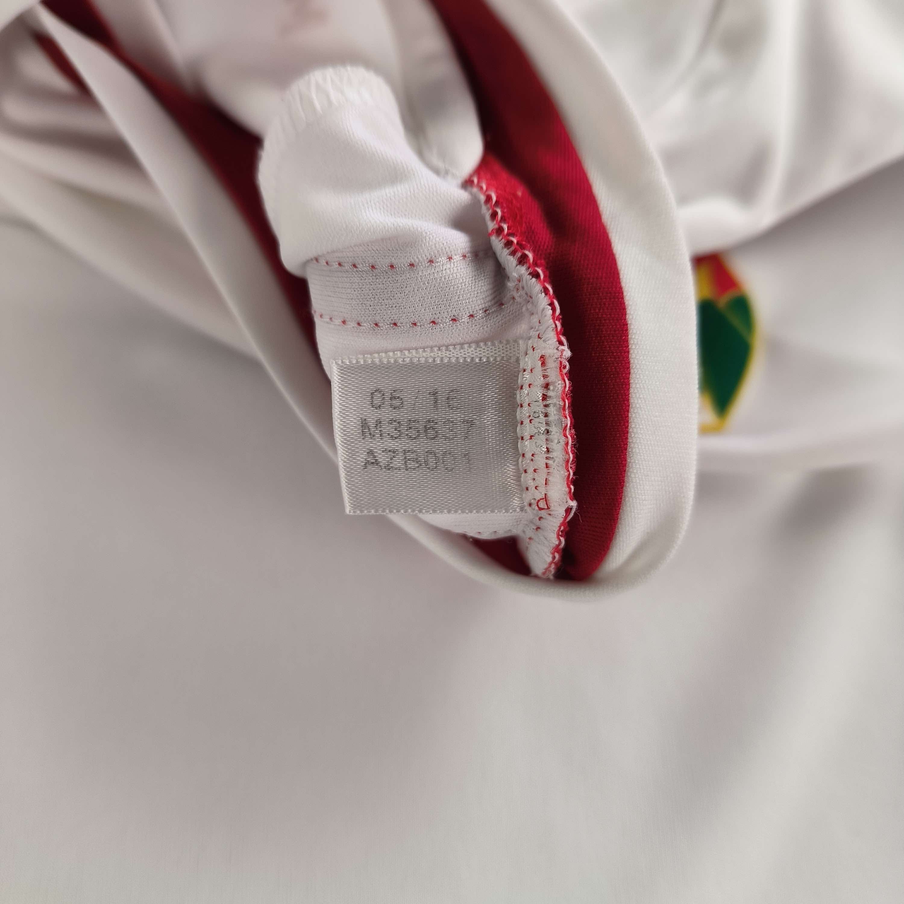 Adidas Hungary 2016-18 Adidas away football jersey shirt size M Size US M / EU 48-50 / 2 - 5 Thumbnail