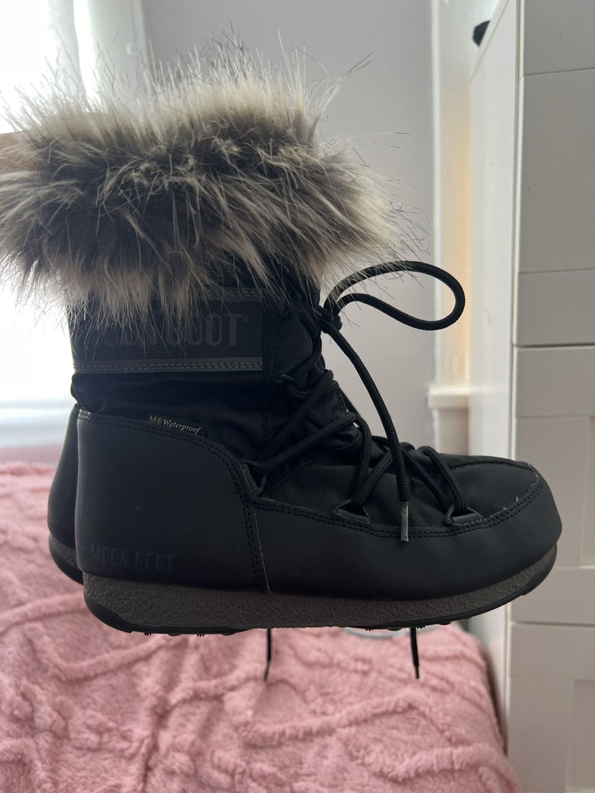Moon Boot Vintage Fur Black Moon Boots Size US 6 / IT 36 - 1 Thumbnail