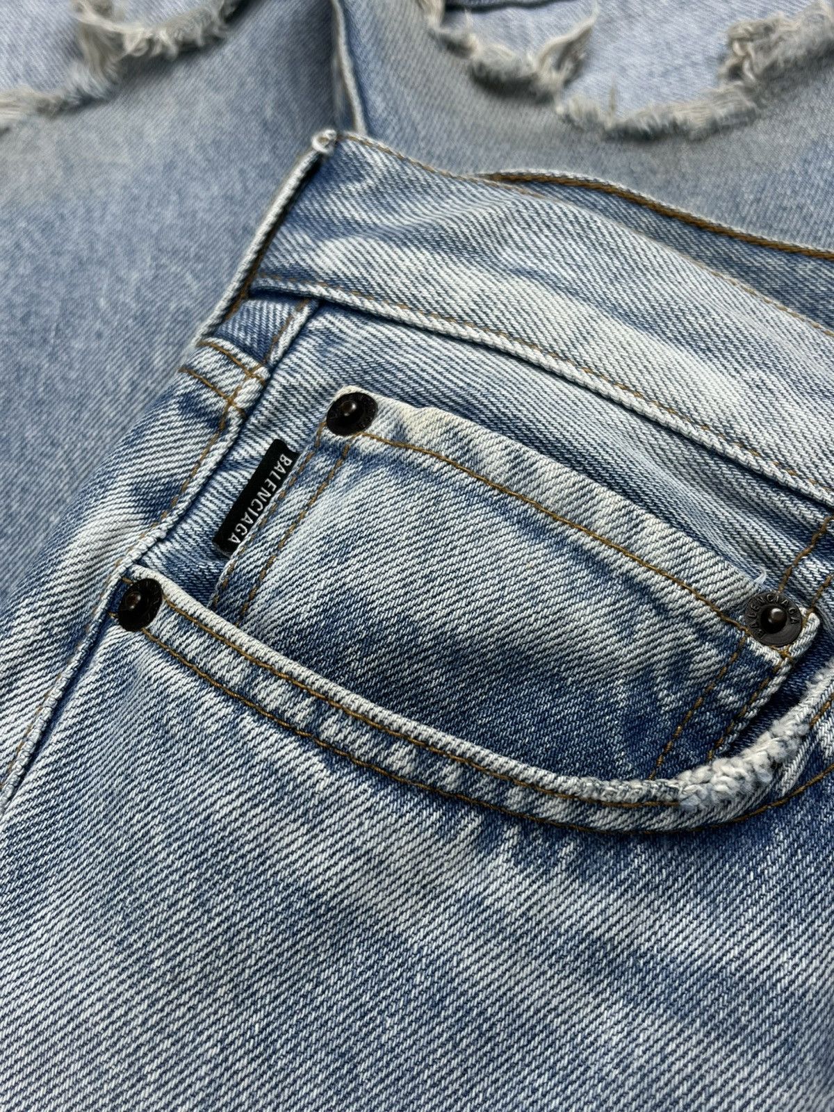 Balenciaga FW18 Balenciaga Heelbite Distressed Bootcut Denim Jeans Size US 30 / EU 46 - 5 Thumbnail