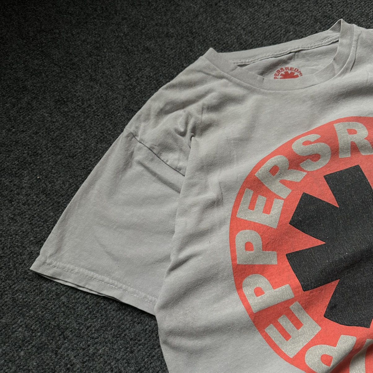 Japanese Brand VTG Japanese Style Red Hot Chilli Peppers T-shirts Size M Size US M / EU 48-50 / 2 - 11 Thumbnail
