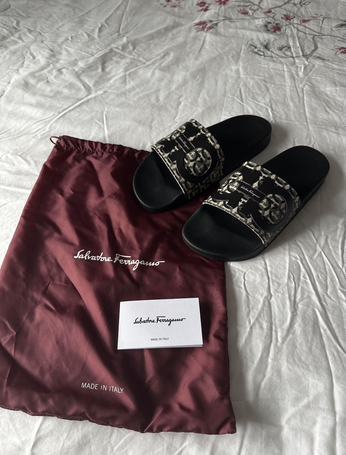 Salvatore Ferragamo Ferragamo Slides Size US 7 / EU 40 - 1 Thumbnail