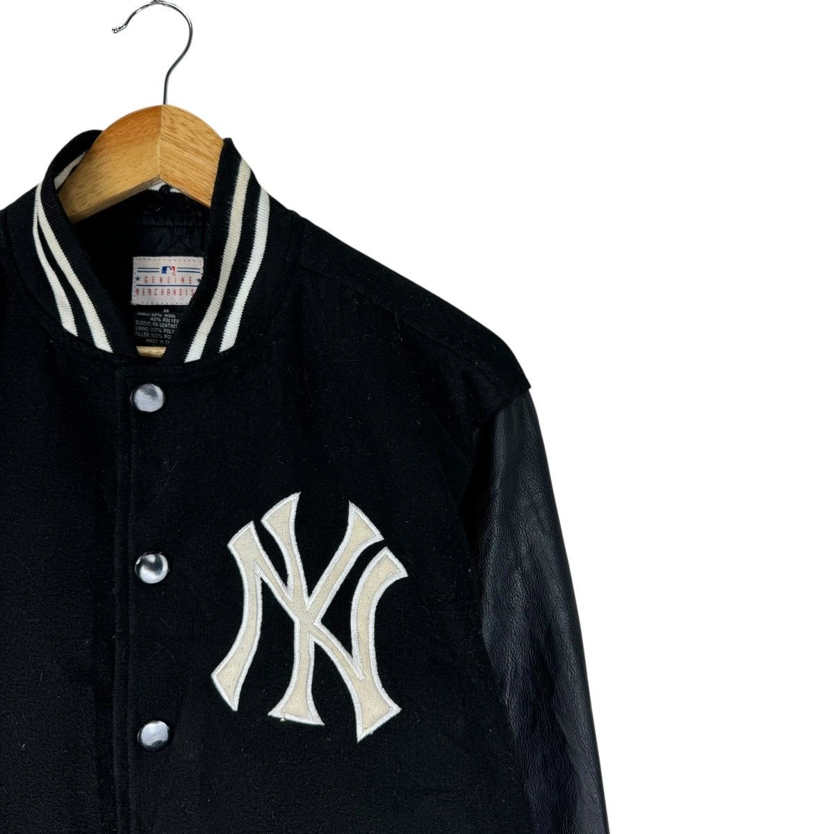 New York Yankees 🌟NEW YORK YANKEES MLB VARSITY PU LEATHER JACKET Size US M / EU 48-50 / 2 - 3 Thumbnail
