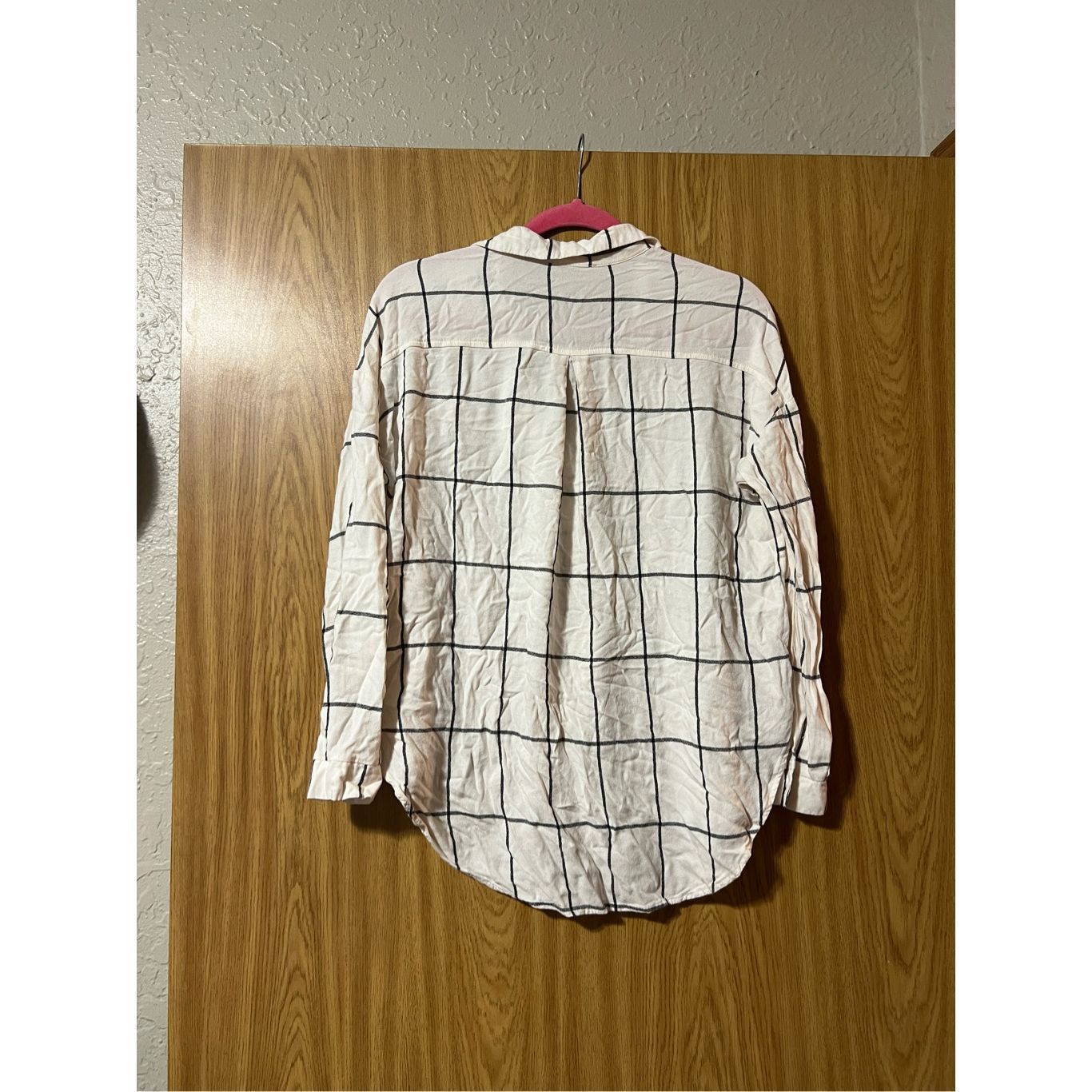 Other Lush White Plaid Woman’s Long Sleeve V-Neck Top Size Medium Size M / US 6-8 / IT 42-44 - 8 Thumbnail