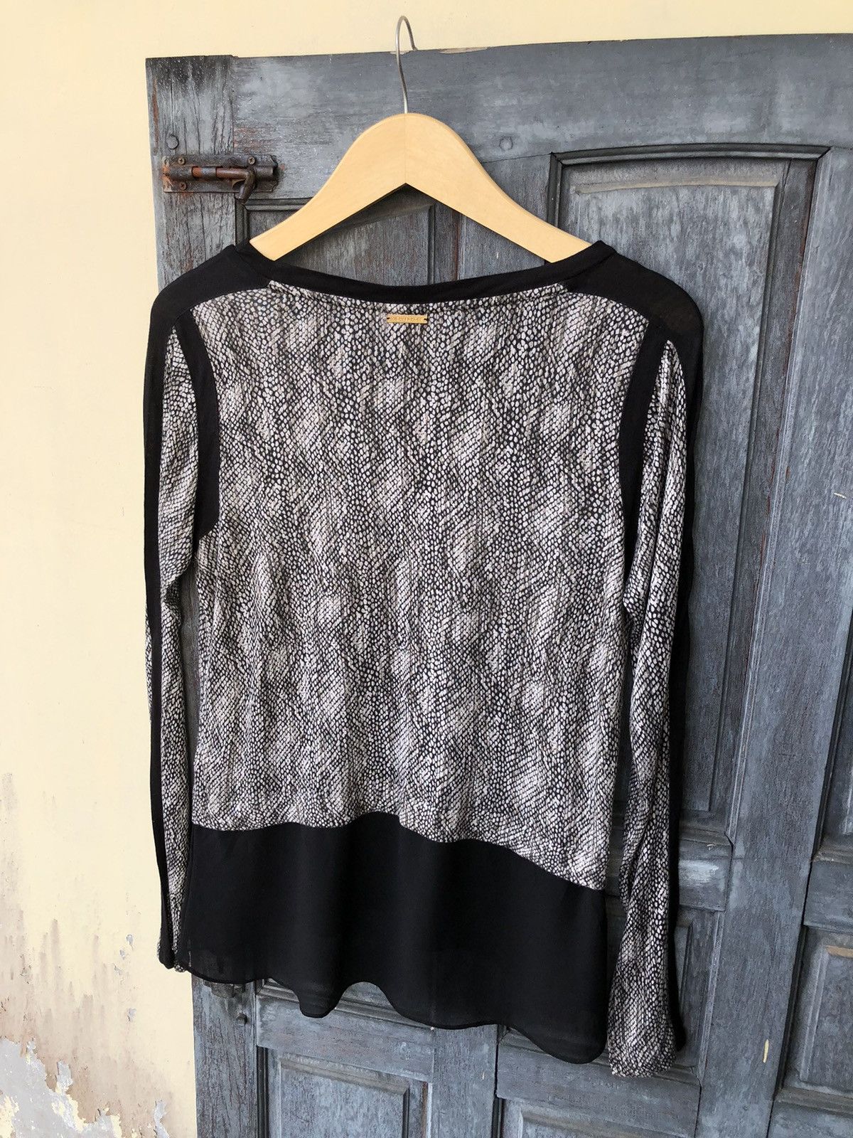 Michael Kors Michael Kors RN:111818 CA:45885 Snake Skin Print Long Sleeve Size M / US 6-8 / IT 42-44 - 12 Thumbnail