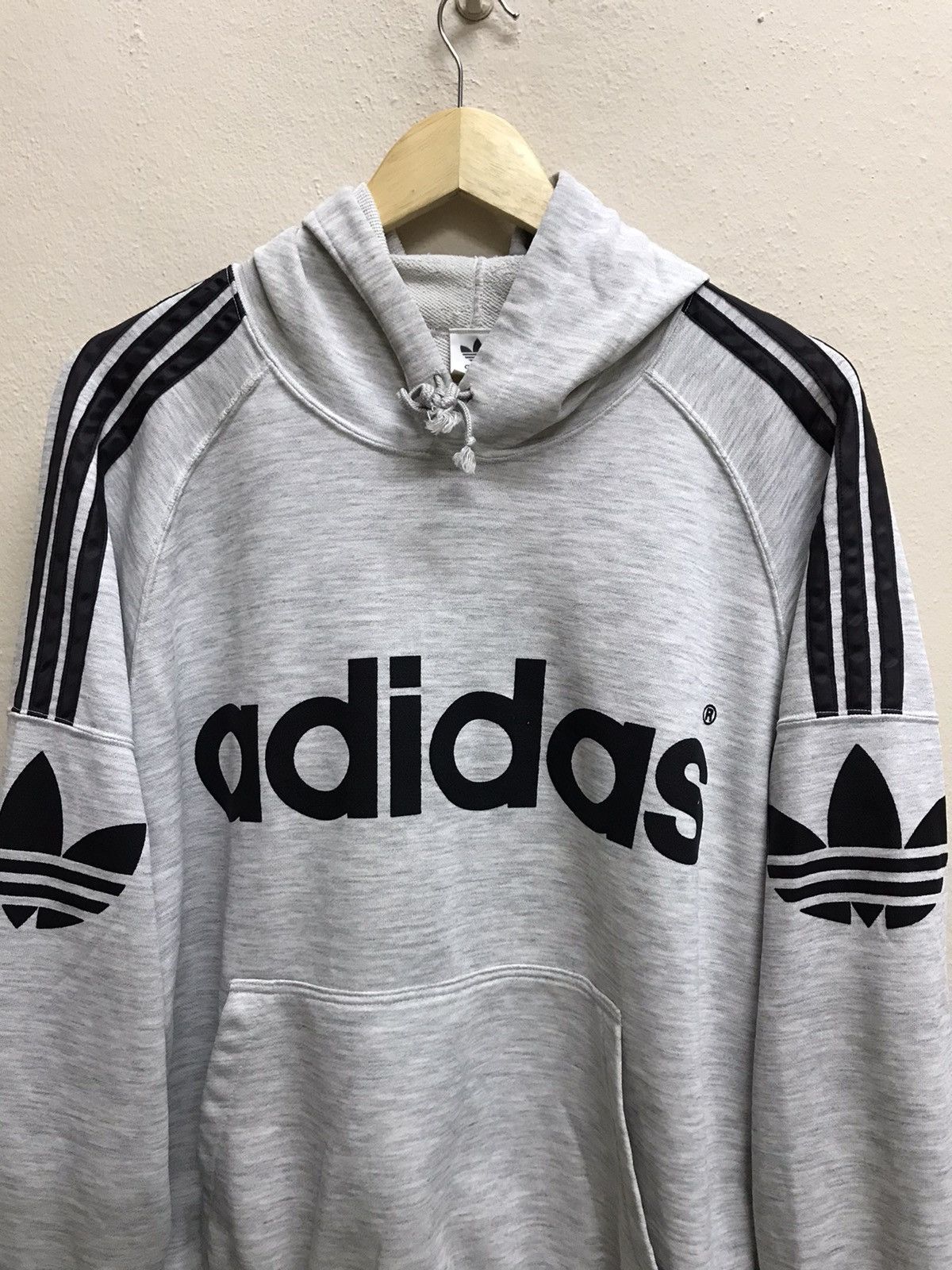 Adidas VINTAGE 90s ADIDAS SPELLOUT DISTRESSED PULLOVER HOODIE Size US L / EU 52-54 / 3 - 4 Thumbnail