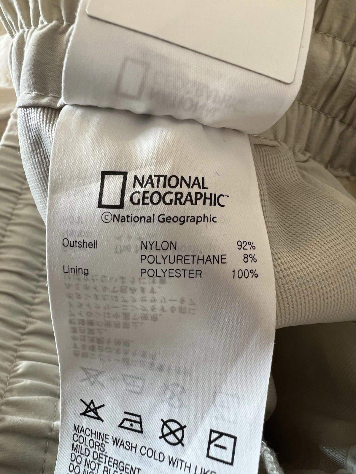 Designer Women's National Geographic Shorts Women SZ Medium Size 32" / US 10 / IT 46 - 2 Thumbnail