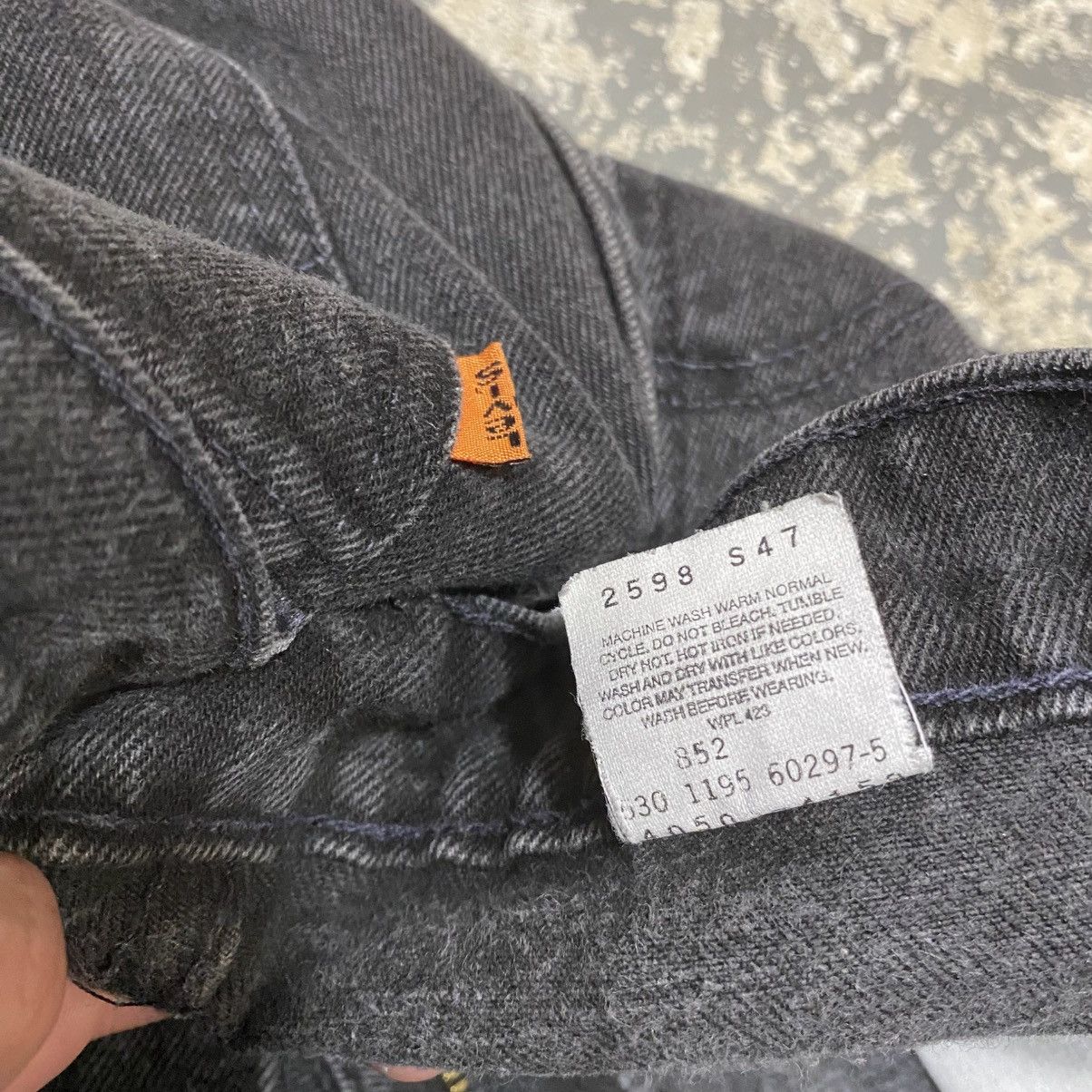 Levi's × Vintage Vintage Levi’s 505 Orange Tab Black Denim Jeans 90s Size US 35 - 7 Thumbnail