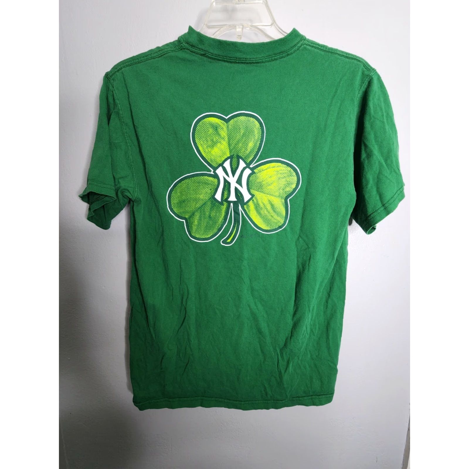Vintage Mens M New York Yankees Green Shamrock St Patricks Day T Shirt Distressed Size US M / EU 48-50 / 2 - 2 Thumbnail
