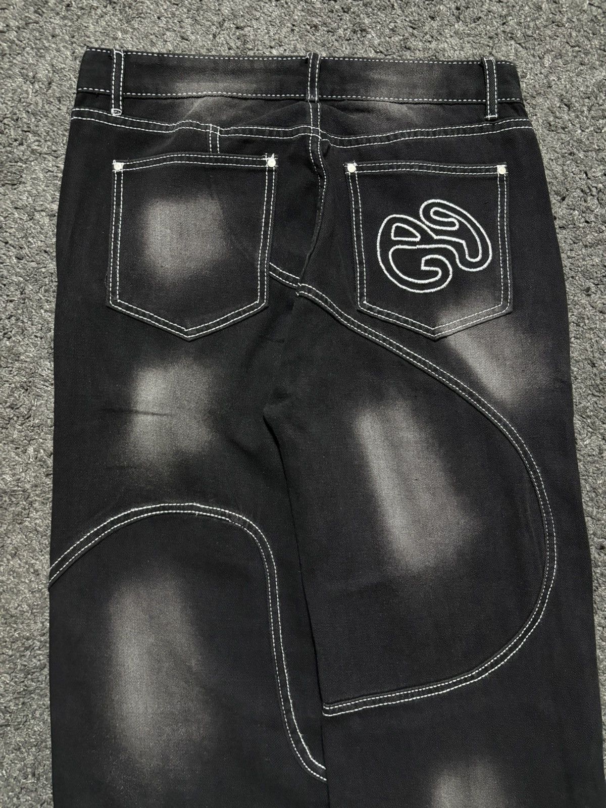 Jean × Vintage Vintage very rare abstract art black white baggy jeans denim Size US 33 - 4 Thumbnail
