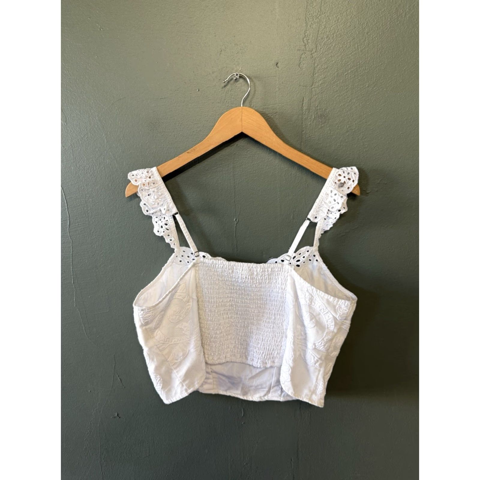 Abercrombie & Fitch Abercrombie & Fitch Womens Cropped Tank Shirt XL White Lace Sleeveless - XL White Cropped Tank Shirt Womens Abercrombie & Fitch Size XL / US 12-14 / IT 48-50 - 2 Thumbnail