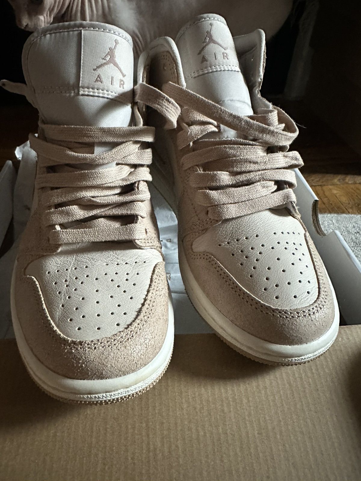 Nike NEVER WORN Nike Air Jordan Mid SE in Tan and Brown Size US 6.5 / IT 36.5 - 2 Thumbnail