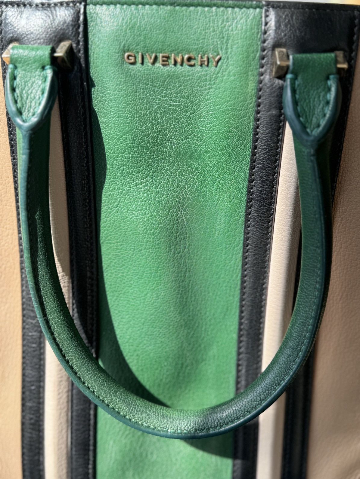 Givenchy Stunning Givenchy shoulder bag like new Size ONE SIZE - 2 Thumbnail
