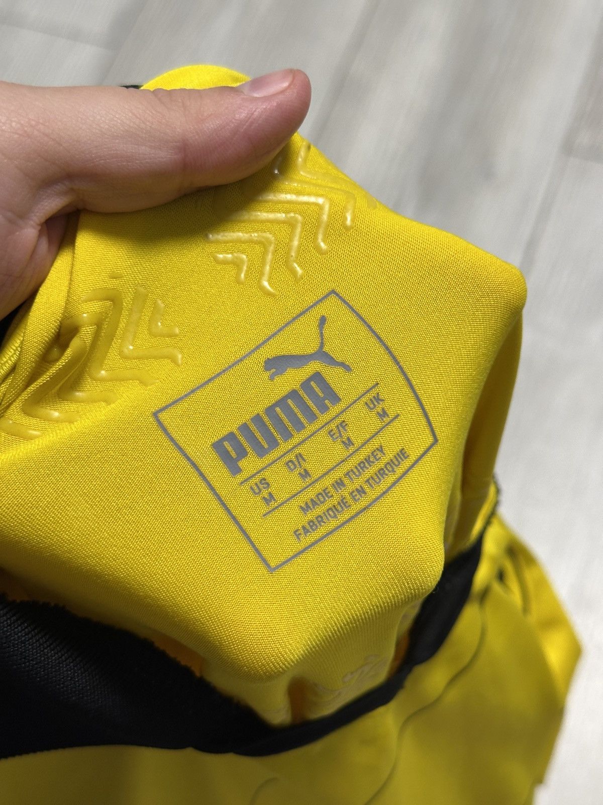 Puma Puma 2015-16 Borussia Dortmund Home Football Shirt M Size US M / EU 48-50 / 2 - 3 Thumbnail
