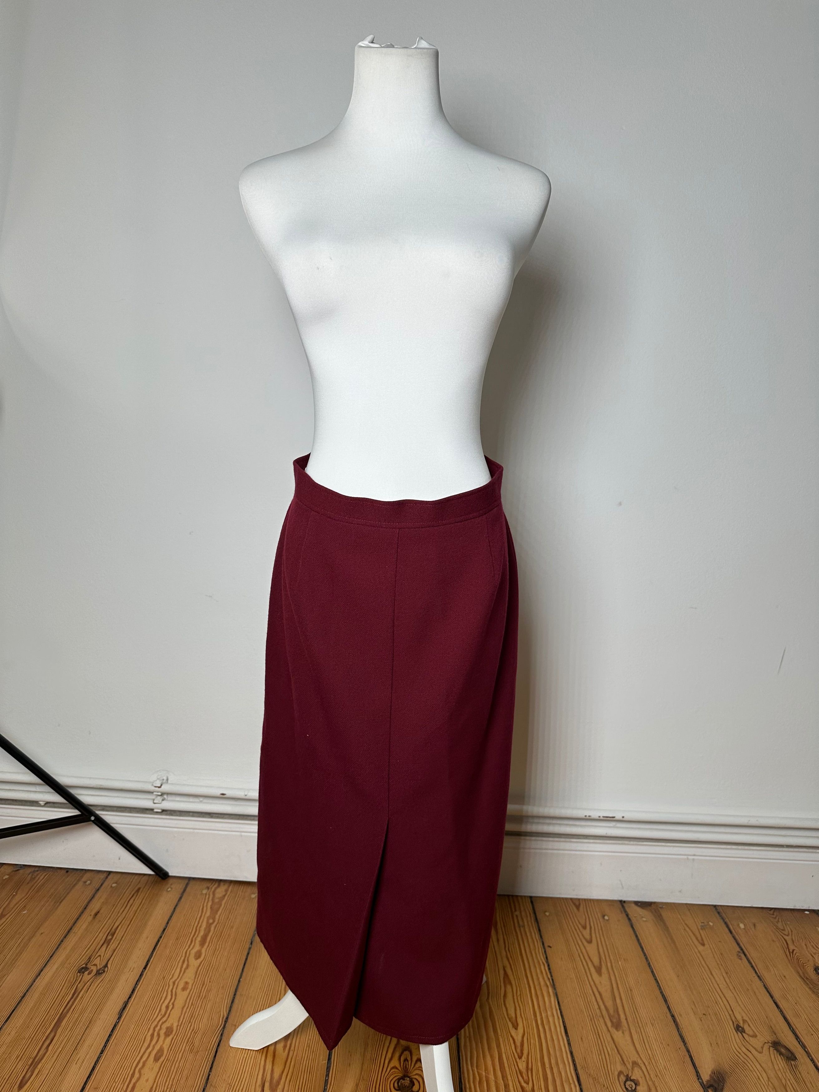 Chloe Vintage Wool Skirt Burgundy FR42 Size 27" / US 4 / IT 40 - 1 Thumbnail