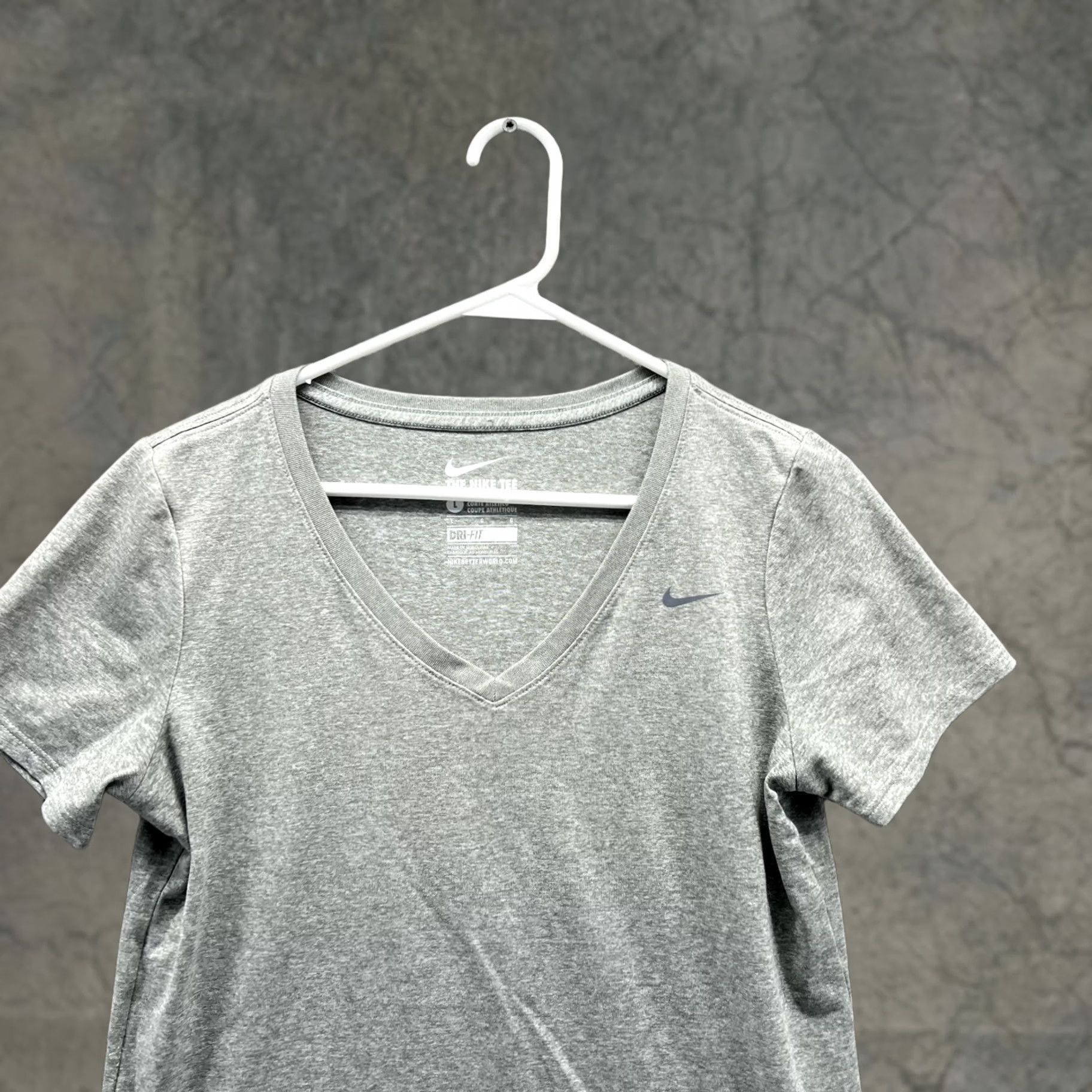 Nike Nike Shirts Women Large Heather Gray Athletic Training Dri-FIT V-Neck Swoosh Size L / US 10 / IT 46 - 1 Thumbnail