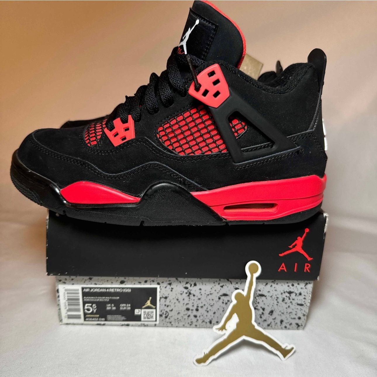Jordan Brand × Nike Size 5.5 Nike Air Jordan 4 Retro GS Red Thunder Men's Shoes Size US 5.5 / EU 38 - 8 Thumbnail