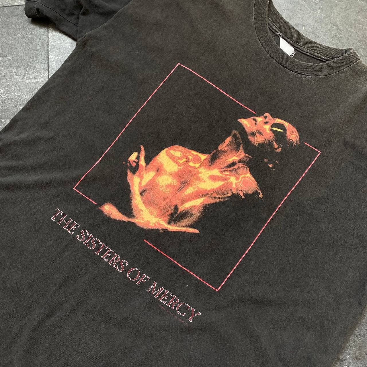 Vintage Vintage 1993 the sisters of mercy overbombing tour tee Size US XL / EU 56 / 4 - 2 Thumbnail