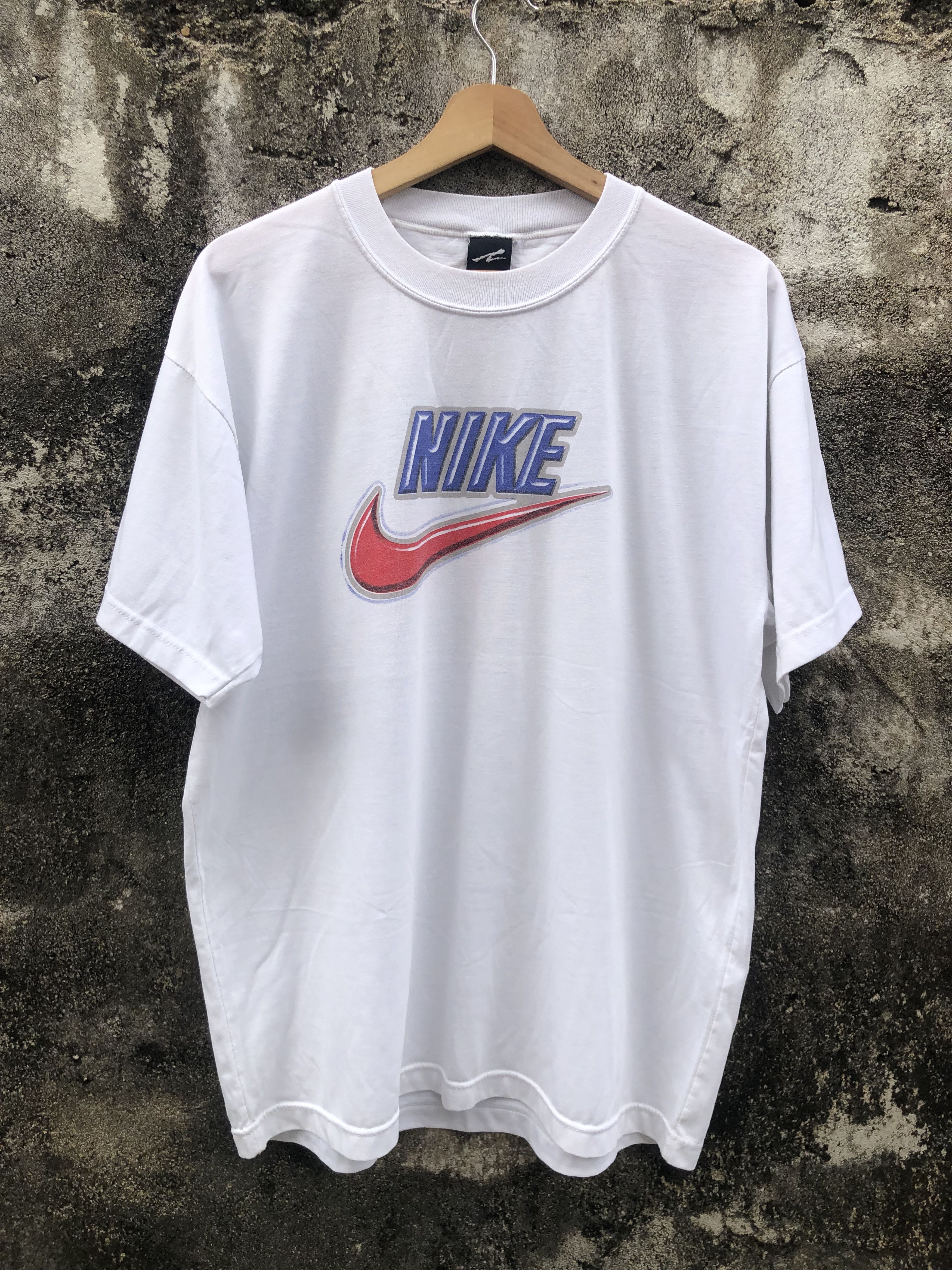 Nike 1990s Vintage Nike Swoosh Tshirt Size US L / EU 52-54 / 3 - 1 Thumbnail