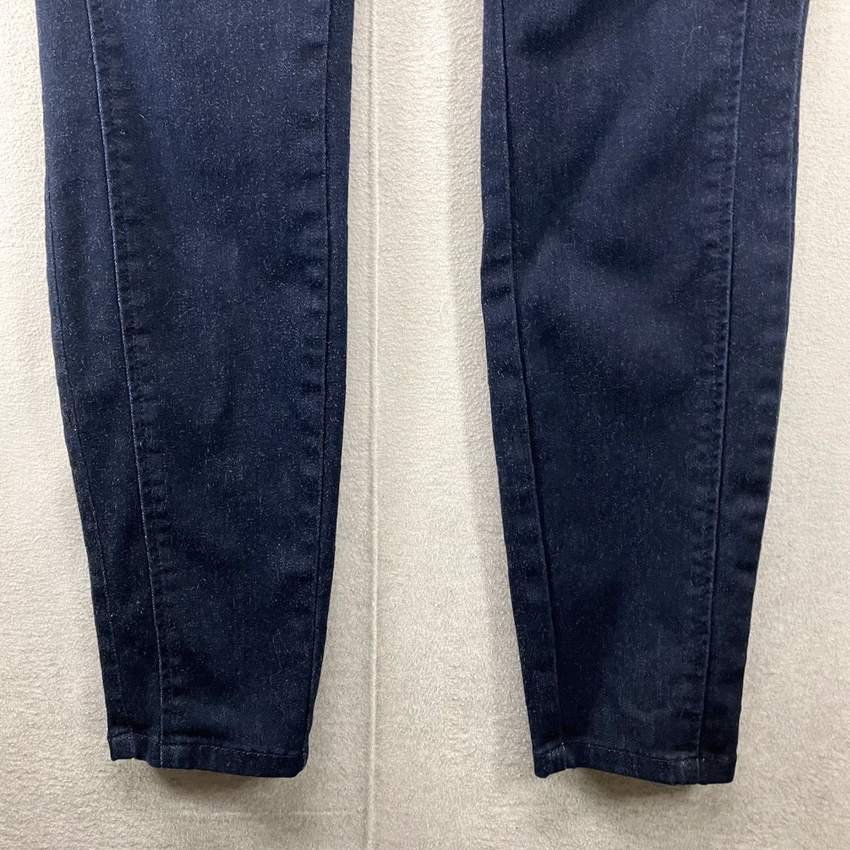 Guess GUESS Jeans Women's 27 Dark Indigo Blue Push Up Leggings Stretch Denim Jeans Slim Mid Rise Zipper Zip Pocket? (Note: Original did not specify pockets) Size 28" / US 6 / IT 42 - 6 Thumbnail