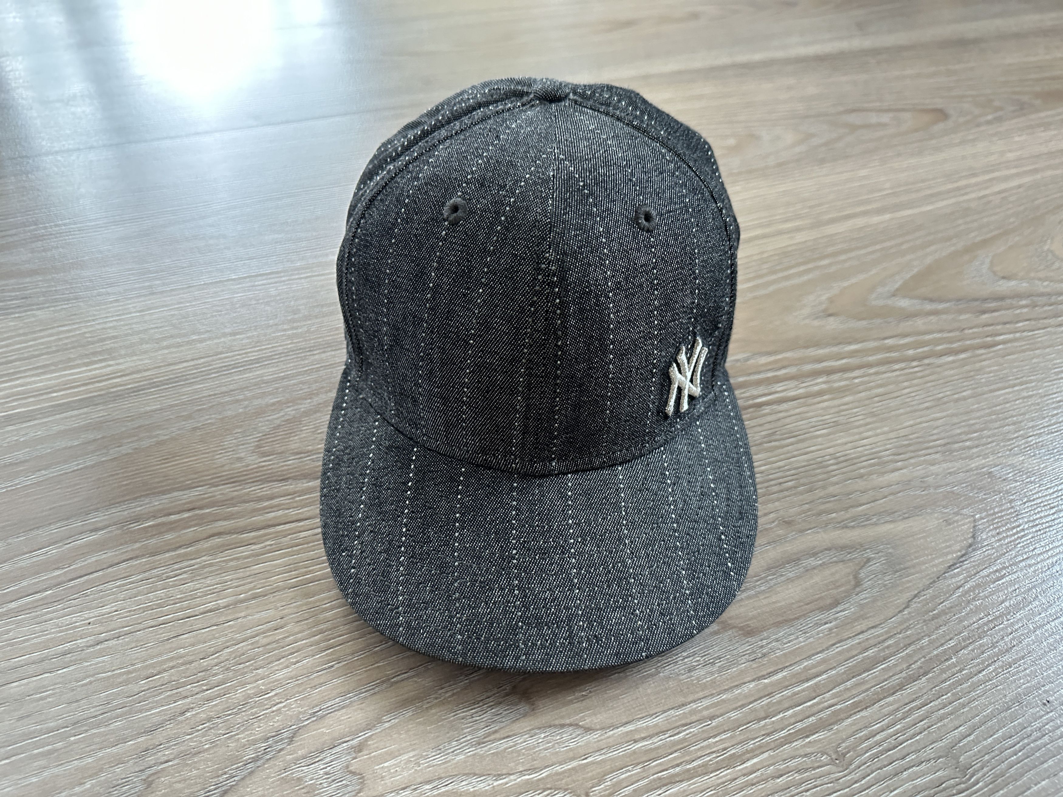 New Era × New York Yankees Vintage New Era New York Yankees Stripe Grey Snapback Size ONE SIZE - 3 Thumbnail