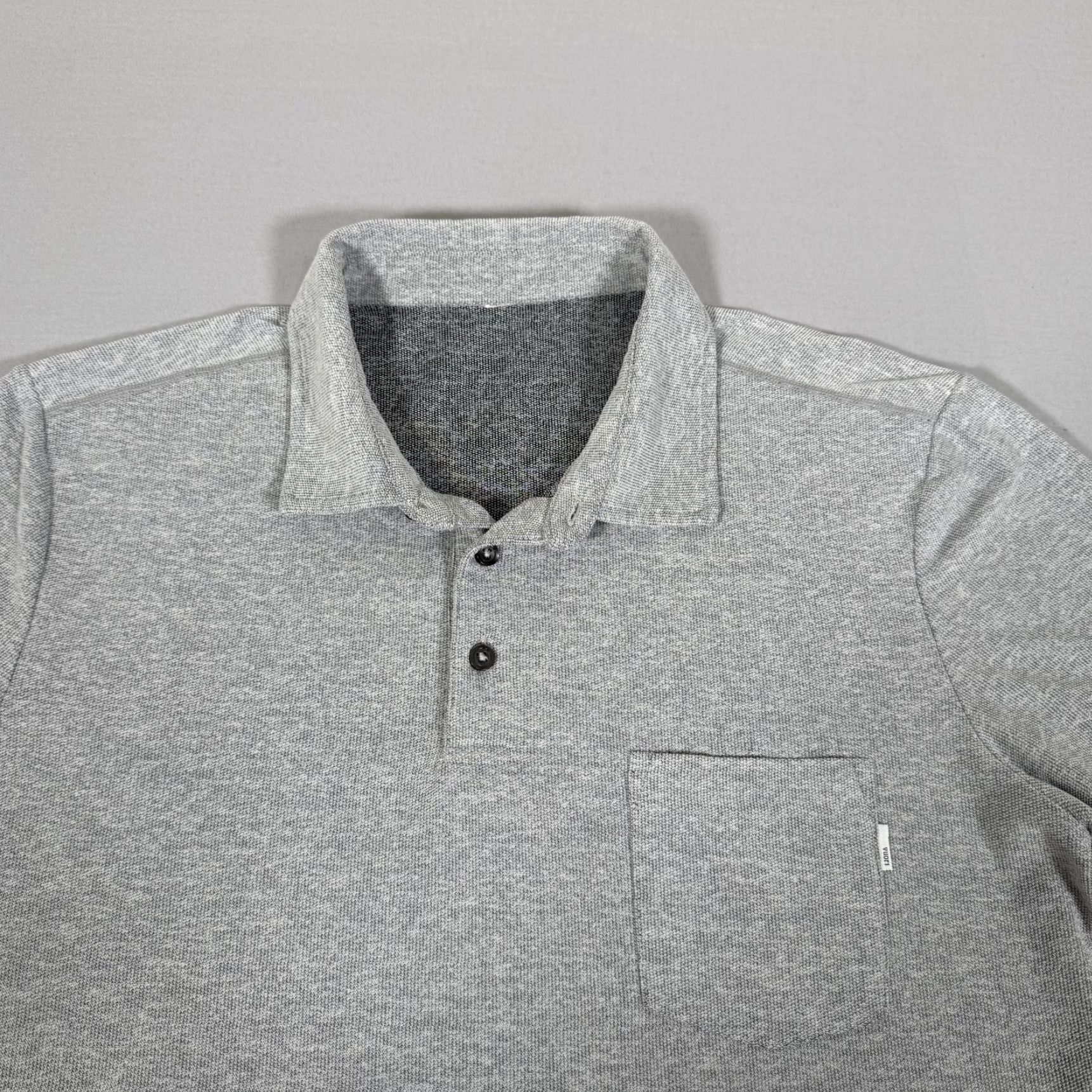 Vuori Vuori Polo Shirt Men Gray Medium Ace Performance Stretch Basic Gym Work Out Golf Polo Shirt Size US M / EU 48-50 / 2 - 2 Thumbnail