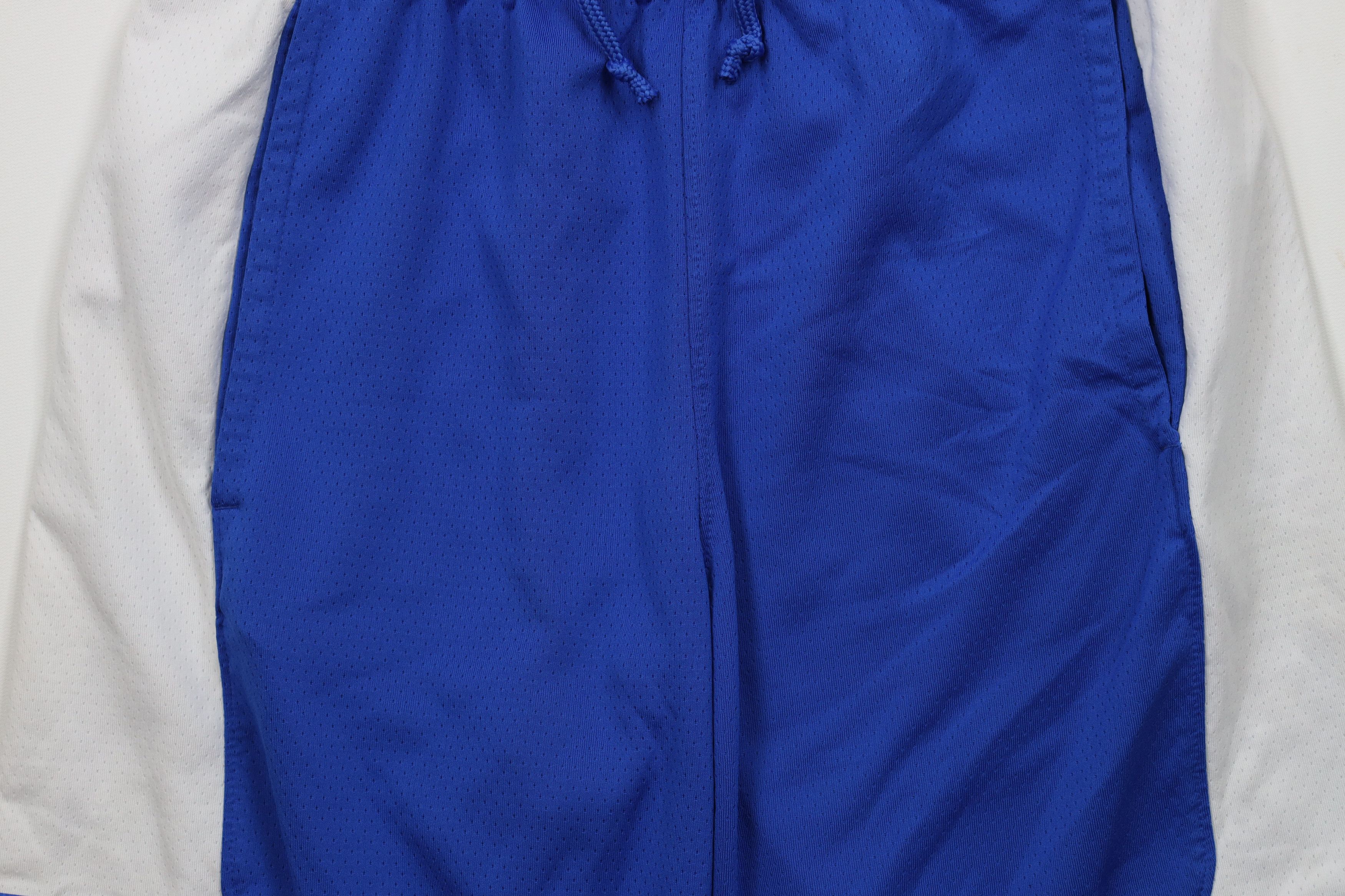 Nike × Vintage Nike Heavyweight University of Kentucky Basketball Shorts Size US 30 / EU 46 - 3 Thumbnail