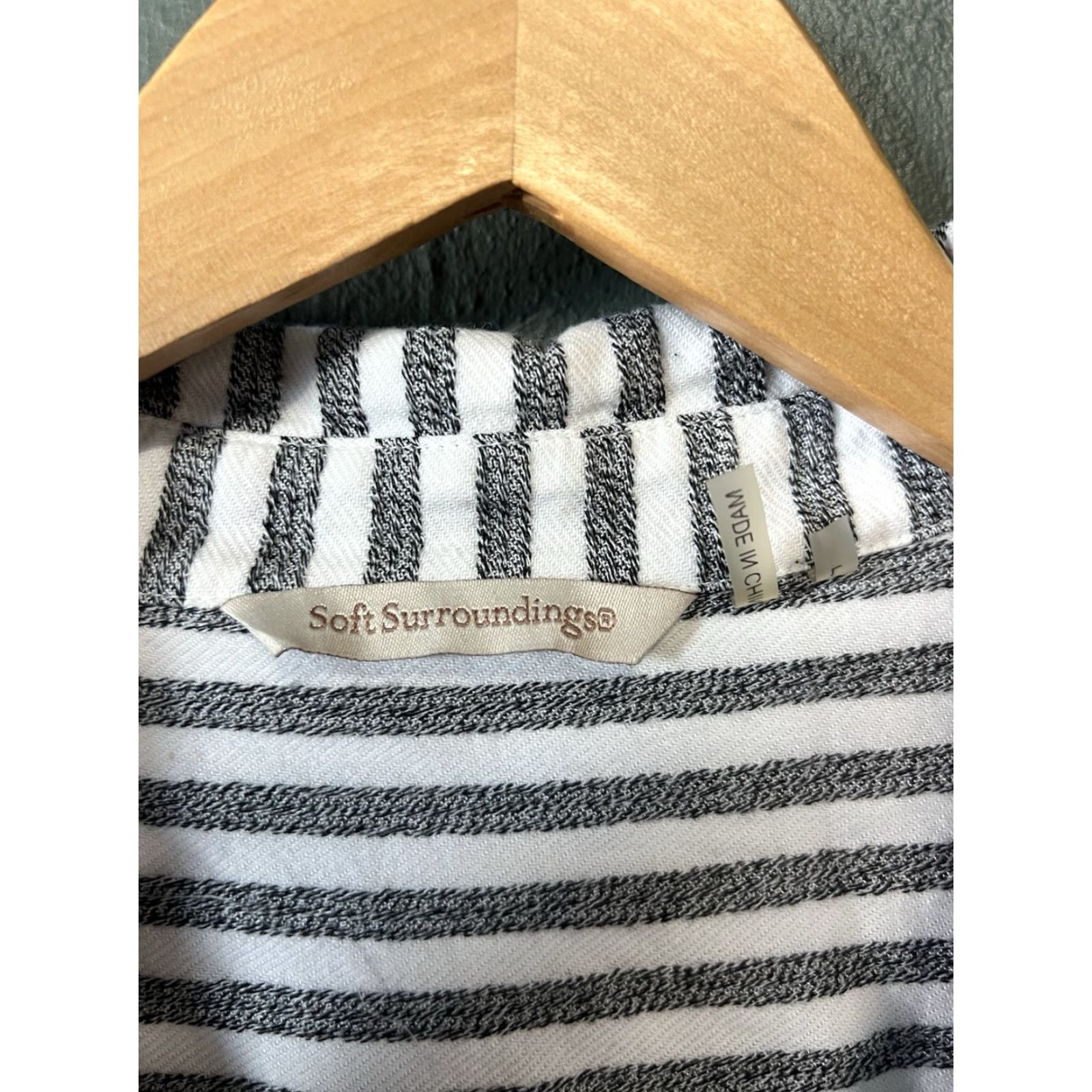 Soft Surroundings Soft Surroundings Womens Gray striped 3/4 Sleeve Button-Up Blouse Size Large L Gray Striped Tunic Womens Size L / US 10 / IT 46 - 3 Thumbnail