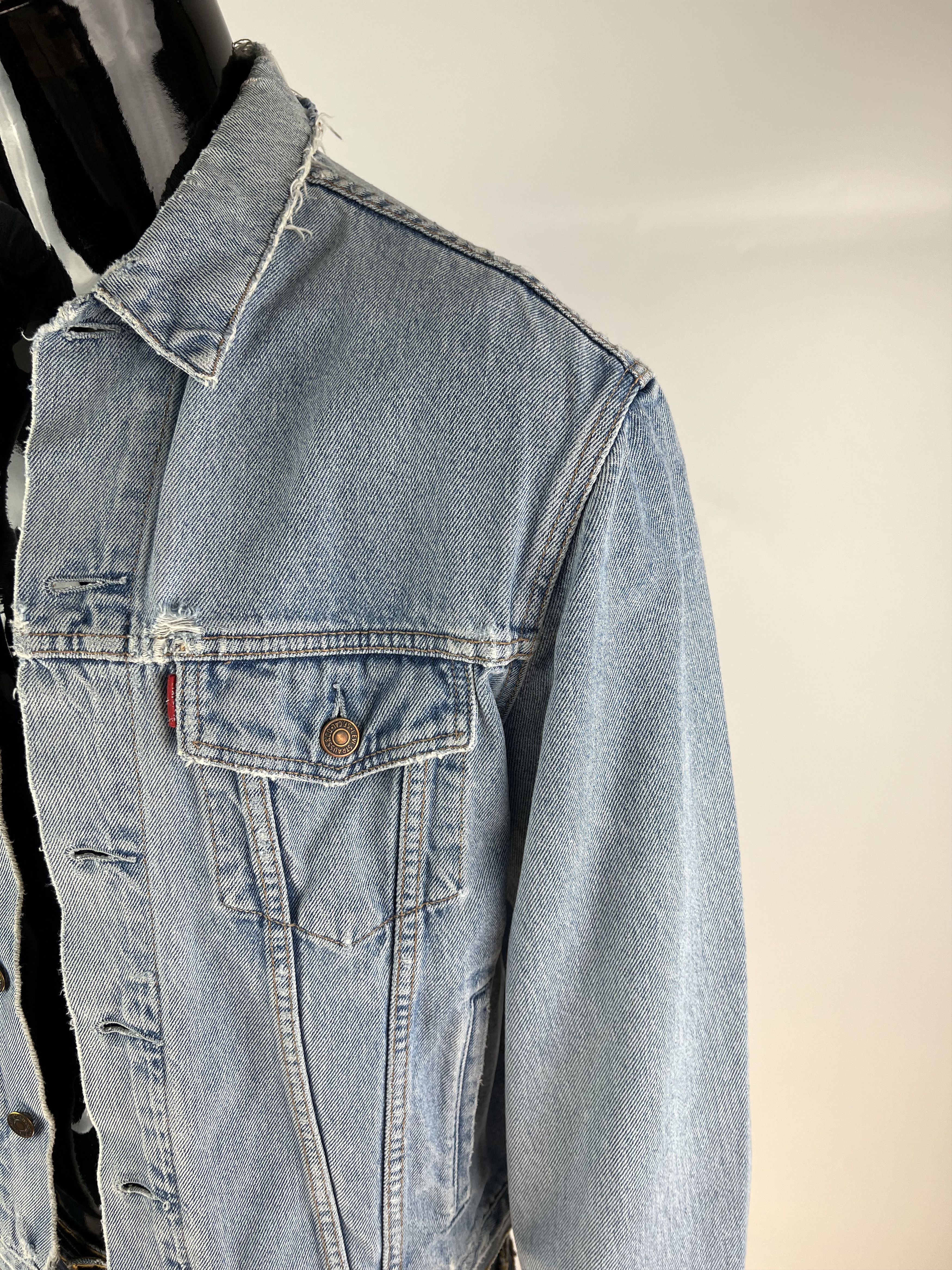 Levi's 90s Levis VTG Men's Distressed Denim Jacket Size M Size US M / EU 48-50 / 2 - 7 Thumbnail