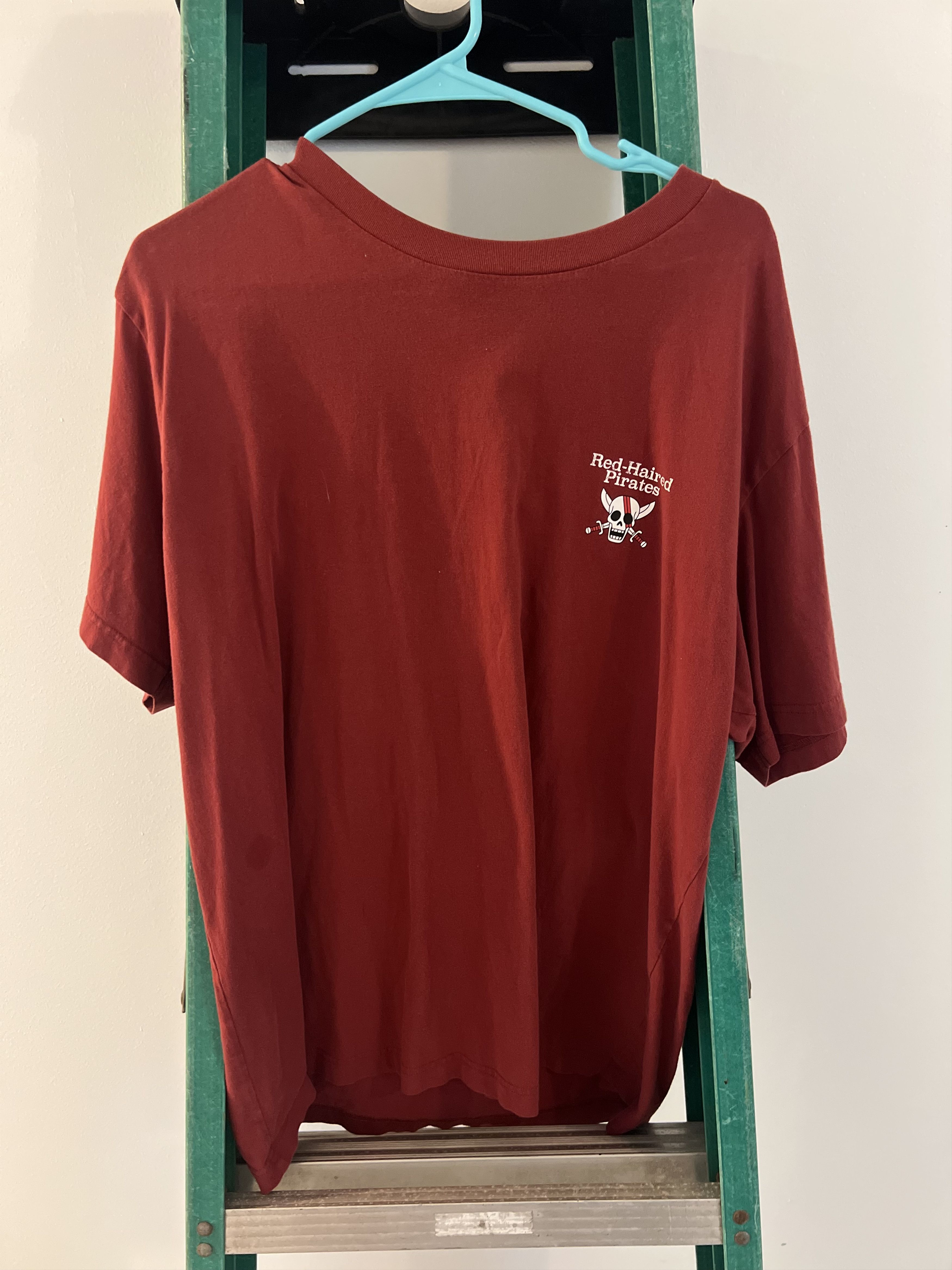 Uniqlo Uniqlo One Piece Collab “Red Shank Pirates Tee” Size US XL / EU 56 / 4 - 2 Thumbnail