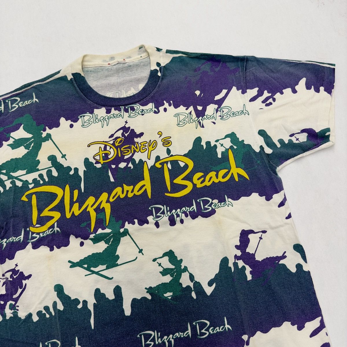 Disney × Vintage Vintage Blizzard Beach tee Size US XL / EU 56 / 4 - 3 Thumbnail