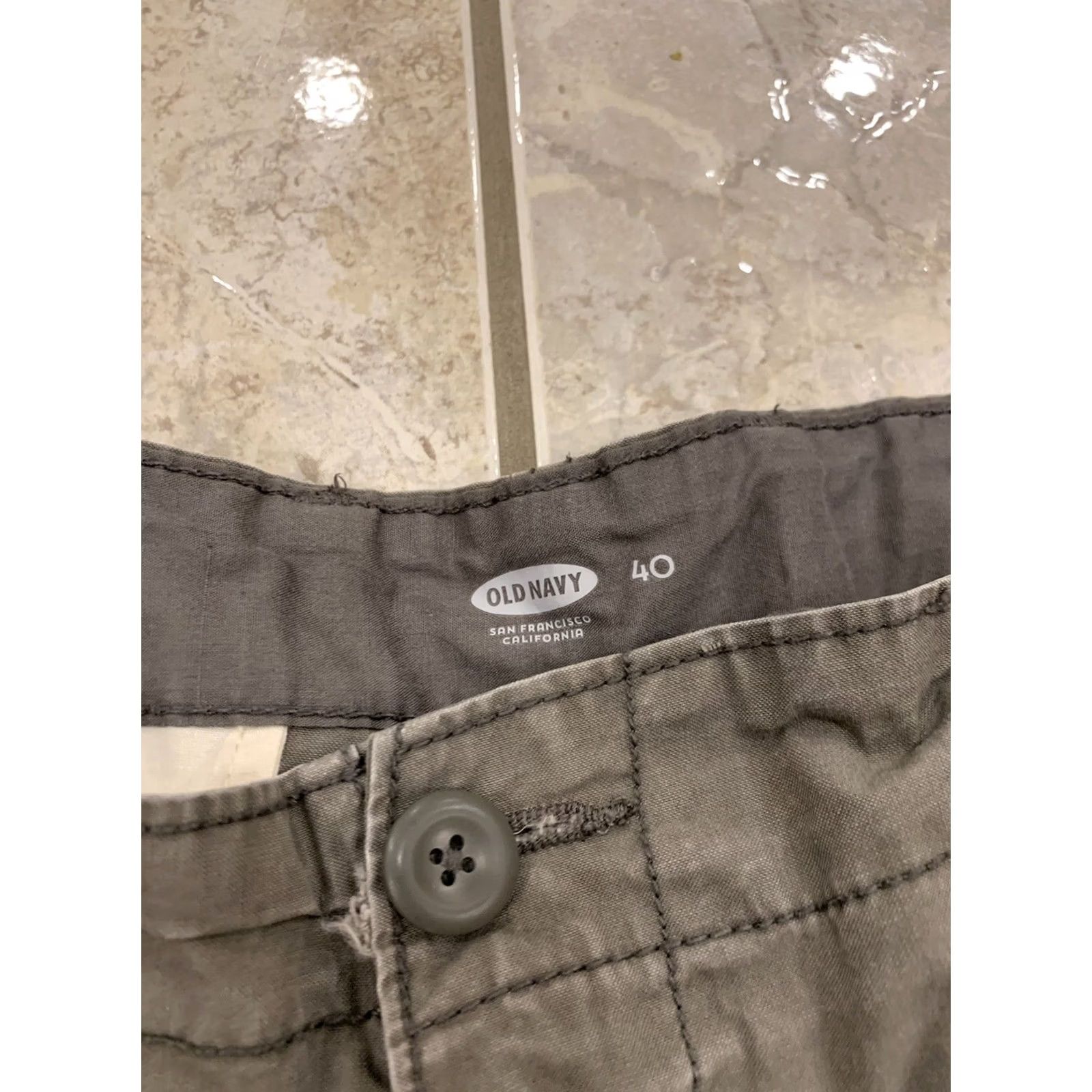 Old Navy Old Navy Mens Gray Cargo Canvas Shorts 40 Regular Inseam 10.5" Bottoms Casual Workwear Size US 40 / EU 56 - 2 Thumbnail