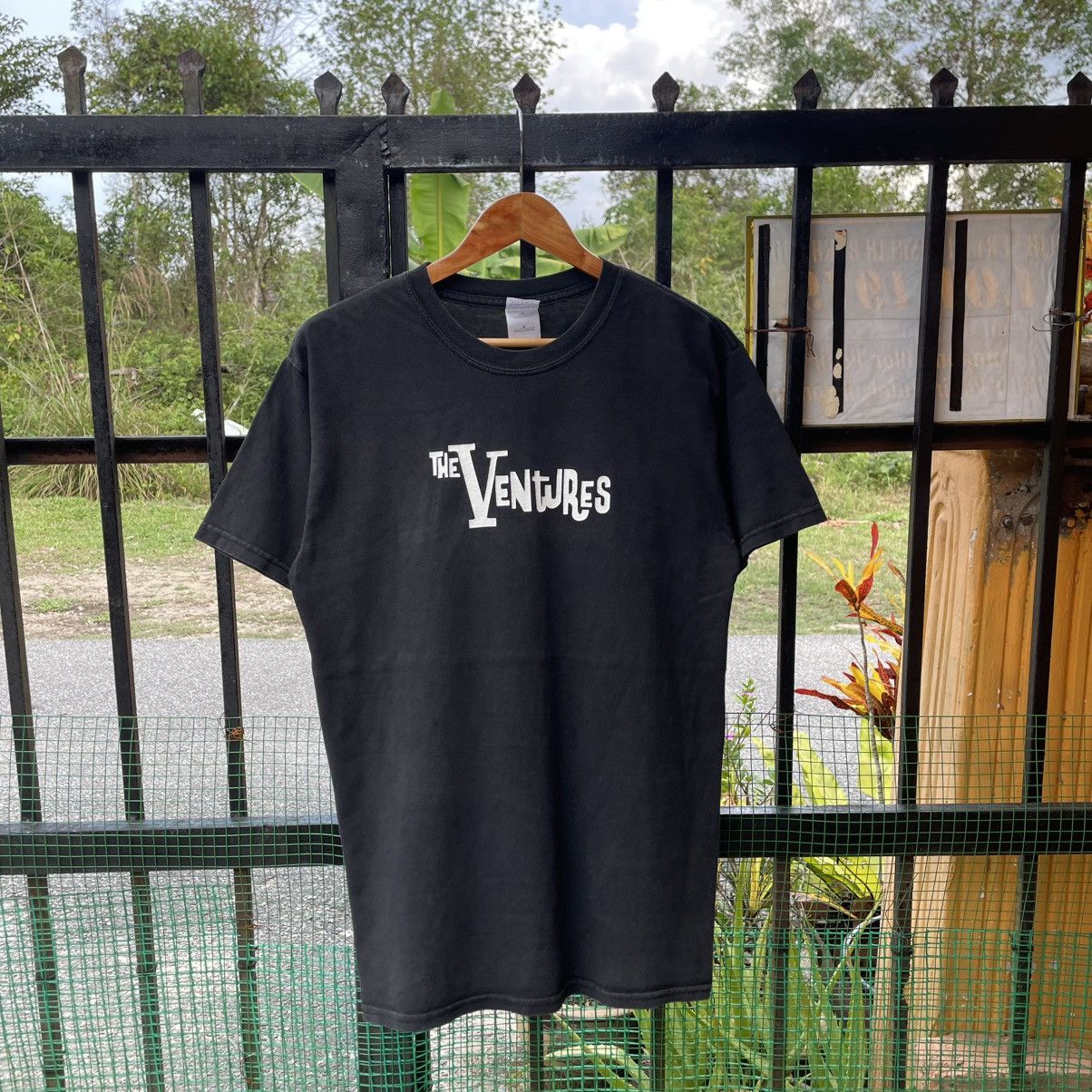 Band Tees 🔥Vintage 00s The Ventures Alternative Rock Band Promo Tee Size US M / EU 48-50 / 2 - 1 Thumbnail