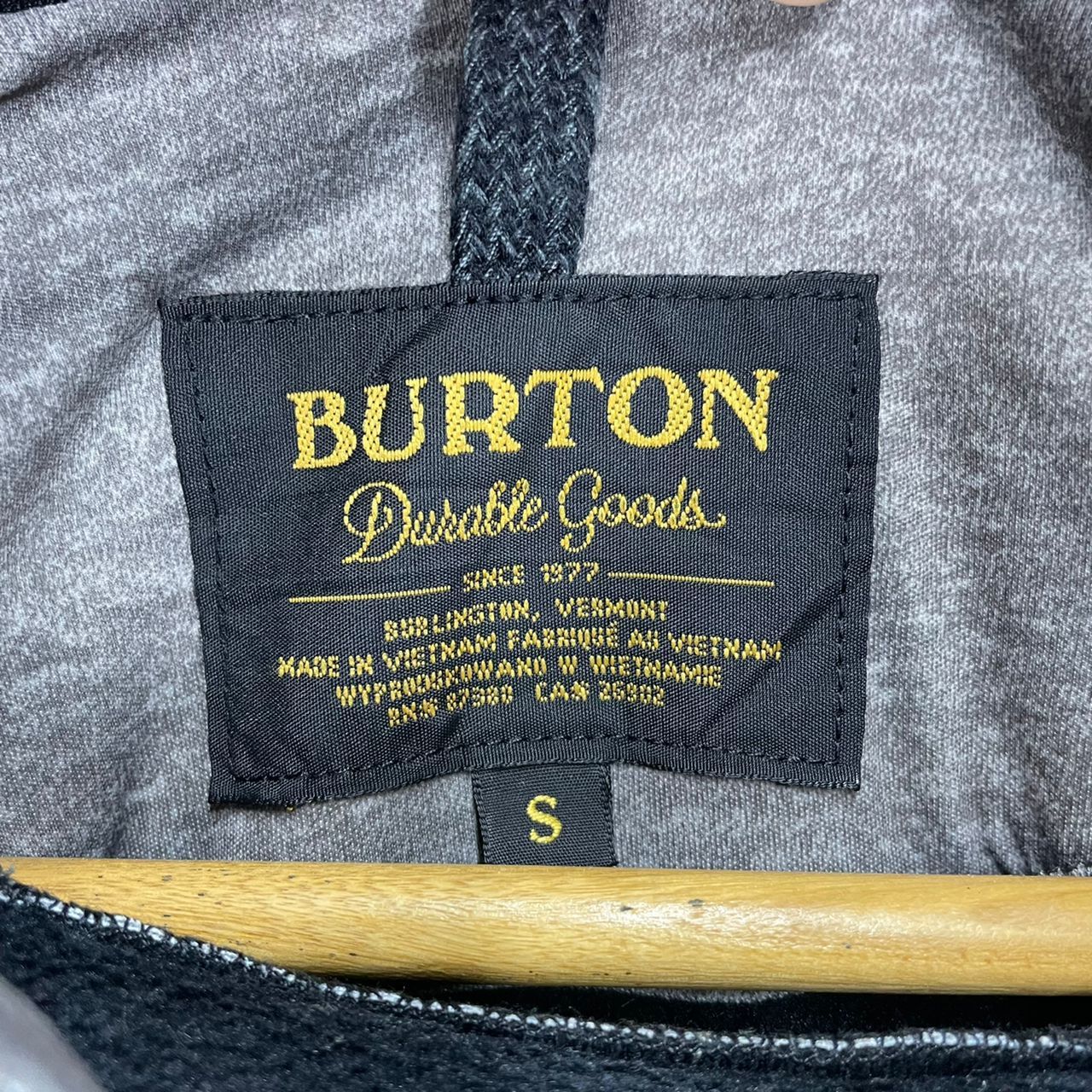 Burton Vintage Burton Outdoor Gear Big Logo Polyester Hoodie Size US S / EU 44-46 / 1 - 6 Thumbnail