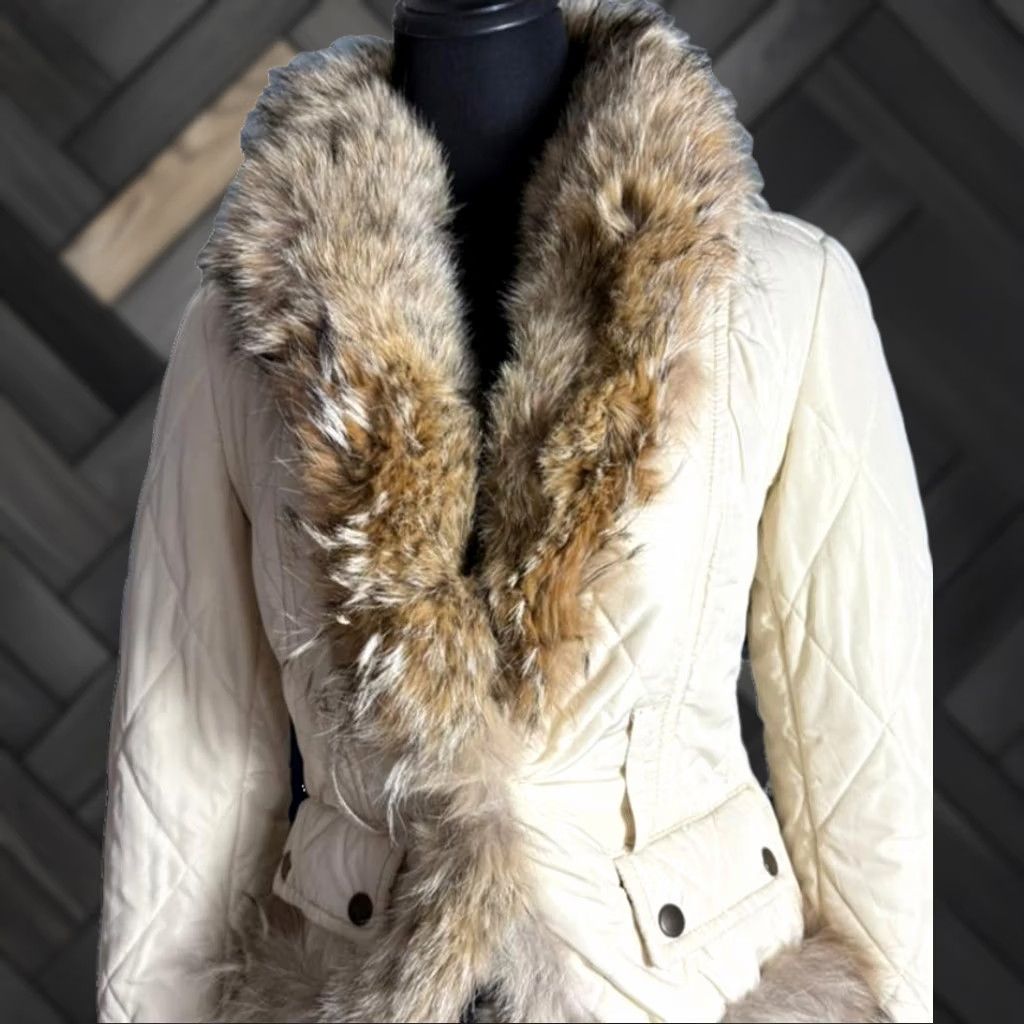 Vintage Vero Moda Women's Ivory Quilted Jacket with Faux Fur Trim & Collar L Regular L Ivory 90s-2020s Style Womens Size L / US 10 / IT 46 - 1 Thumbnail