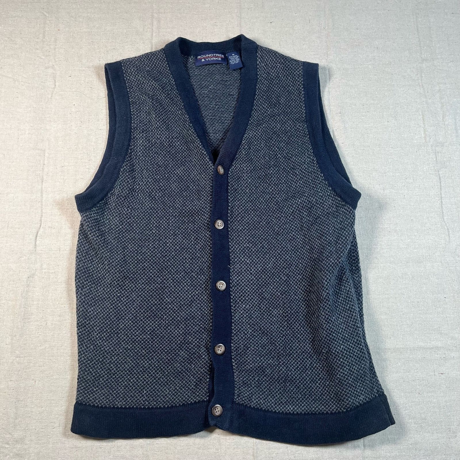 Roundtree and yorke cardigan store