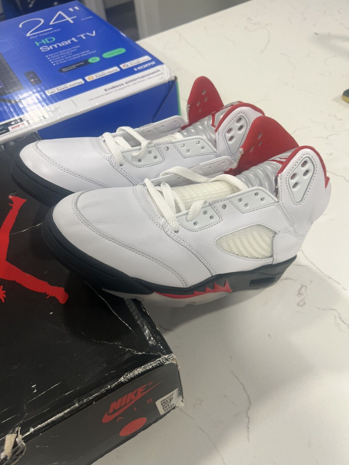 Jordan Brand Jordan 5 retro 2020 sz 8.5 fire red Size US 8.5 / EU 41-42 - 3 Thumbnail