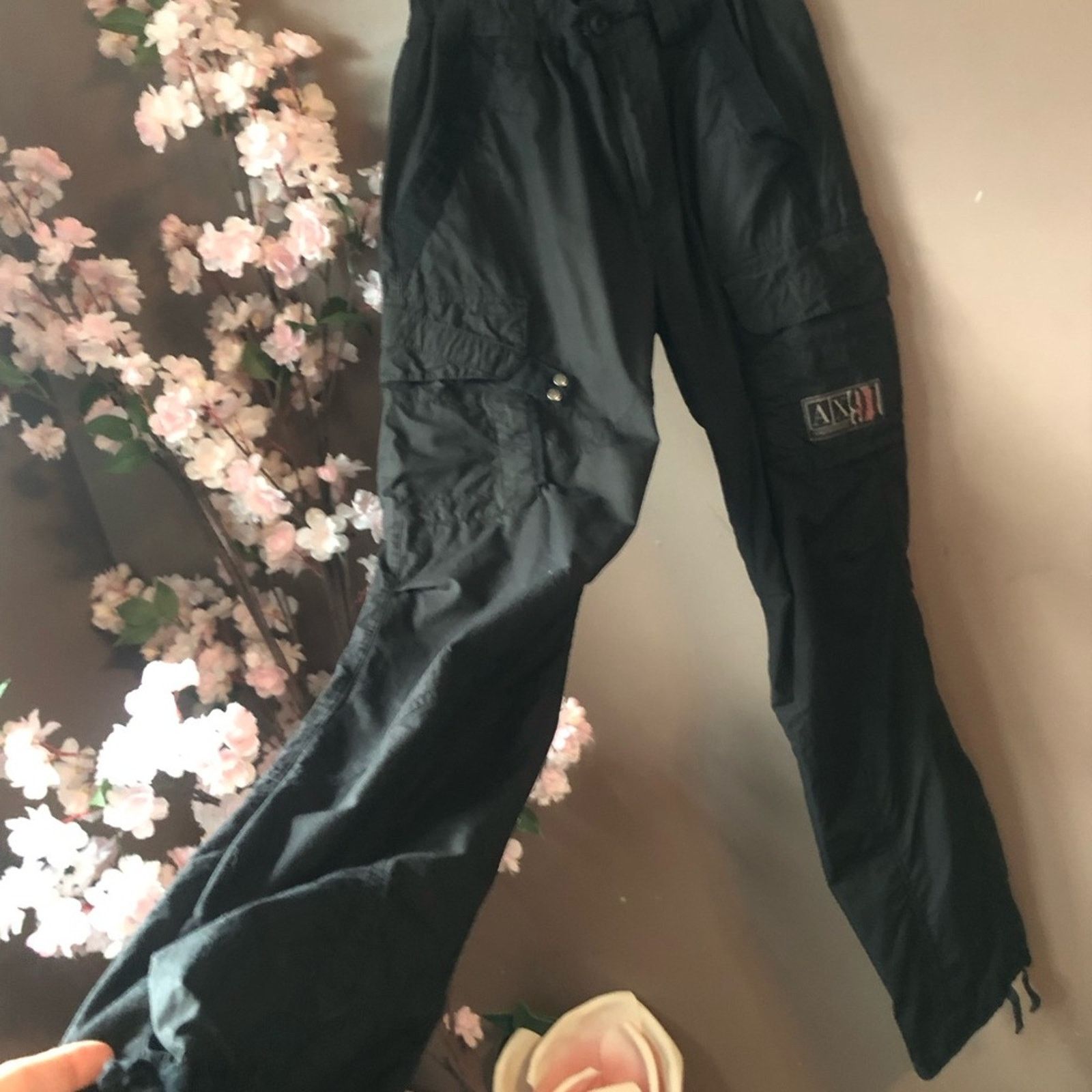 Armani Exchange Armani exchange cargo pants 13” cinched waist Size 25" / US 0 / IT 36 - 10 Thumbnail
