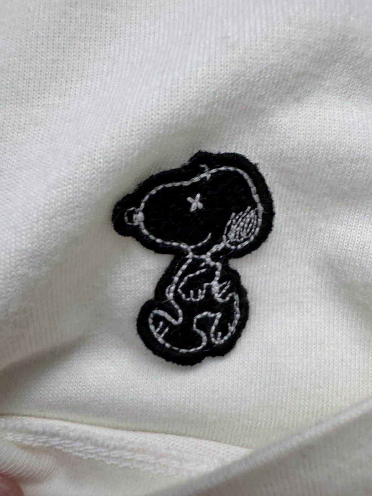 Kaws × Peanuts × Uniqlo Uniqlo x Kaws x Peanuts Snoopy Pocket Tee Size L new Size US L / EU 52-54 / 3 - 3 Thumbnail
