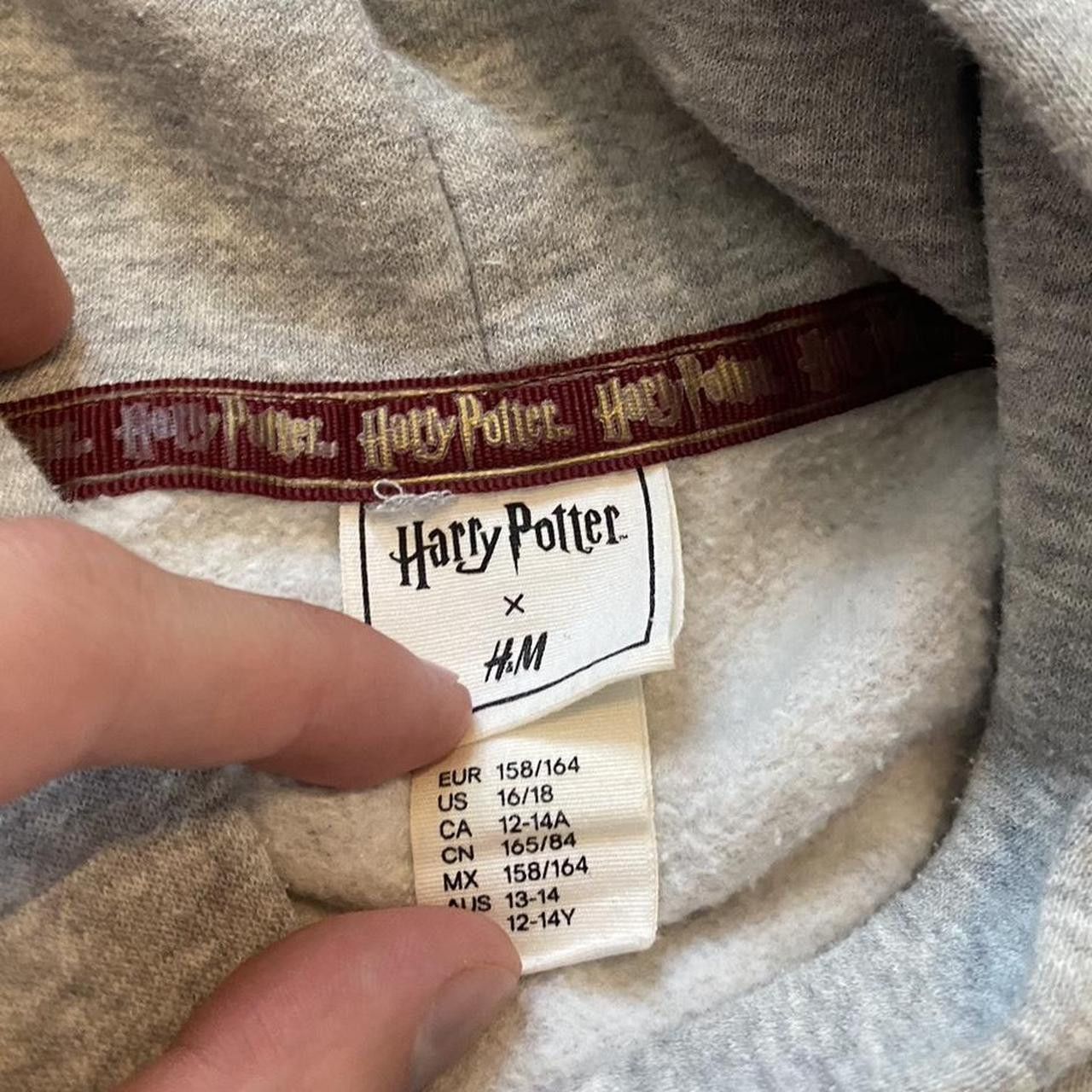 H&M Hogwarts grey and red hoodie H&M Harry Potter Movie Size US S / EU 44-46 / 1 - 4 Thumbnail
