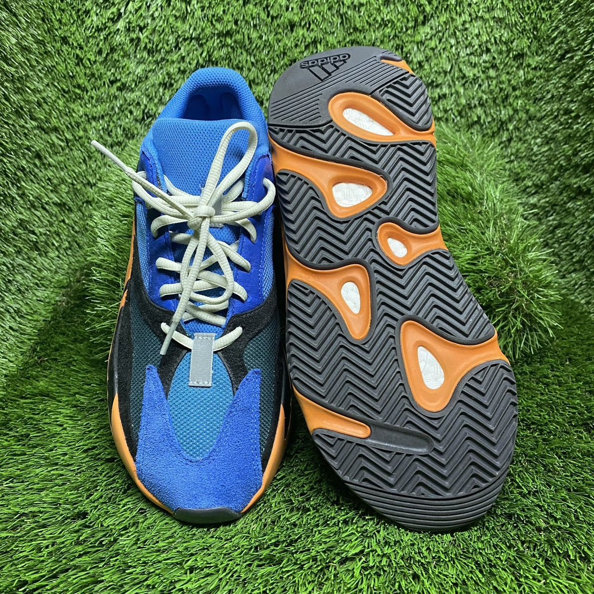 Yeezy Yeezy 700 “Bright Blue” Size US 9 / EU 42 - 4 Thumbnail