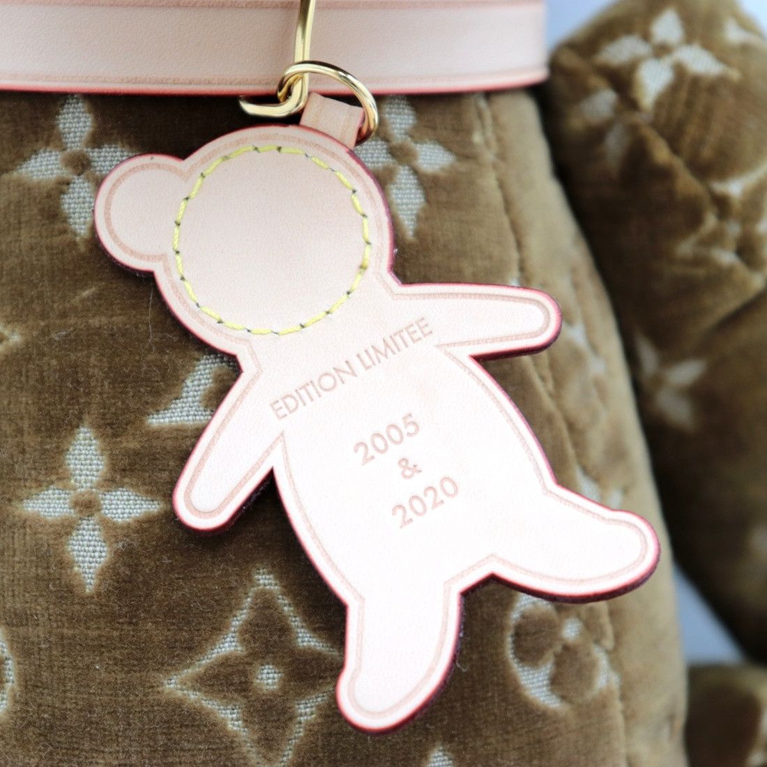 Louis Vuitton Louis Vuitton Monogram Velour Teddy Bear Size ONE SIZE - 8 Thumbnail