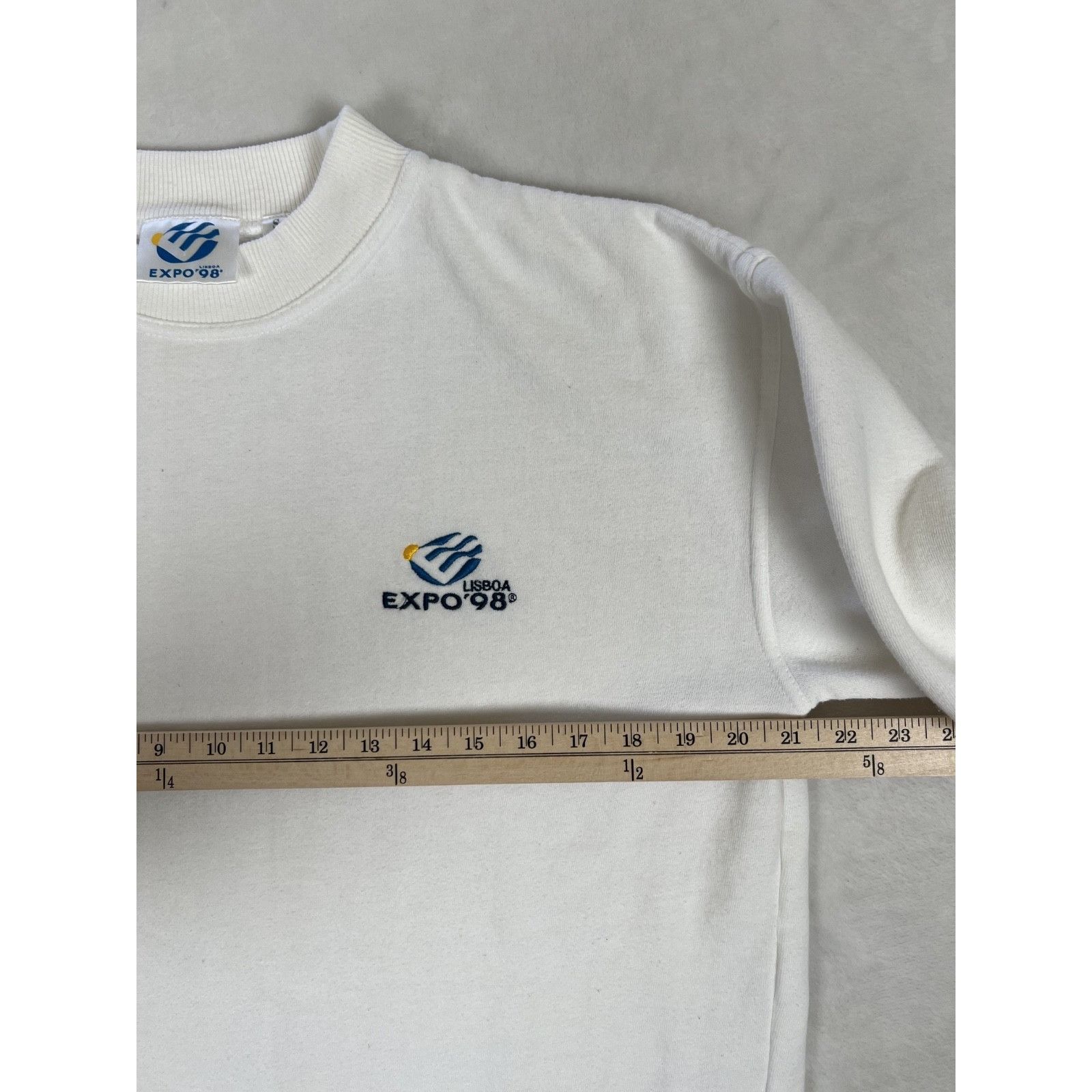 Vintage Vintage Lisboa Expo 98 Sweatshirt Size Medium White 90s Size US M / EU 48-50 / 2 - 5 Thumbnail