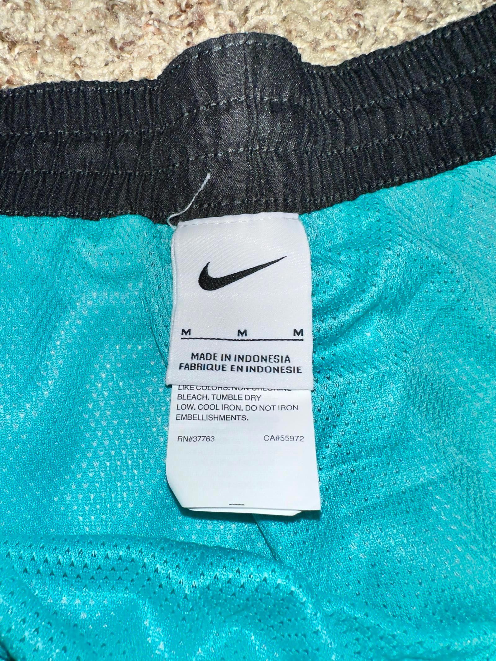 Nike Nike Swim Men's JDI Fade 9" Volley Shorts Bleached Coral Size US 32 / EU 48 - 7 Thumbnail