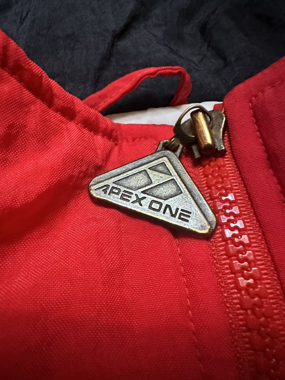 Apex One Vintage 90s Apex One NHL Detroit Red Wings Puffer Jacket Size US XL / EU 56 / 4 - 3 Thumbnail