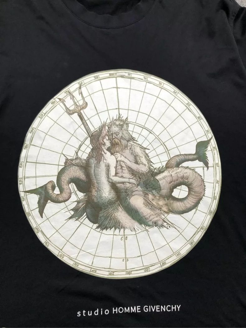Givenchy Givenchy Poseidon Printed Black Short-sleeve 2506-Nextarrow Size US M / EU 48-50 / 2 - 4 Thumbnail