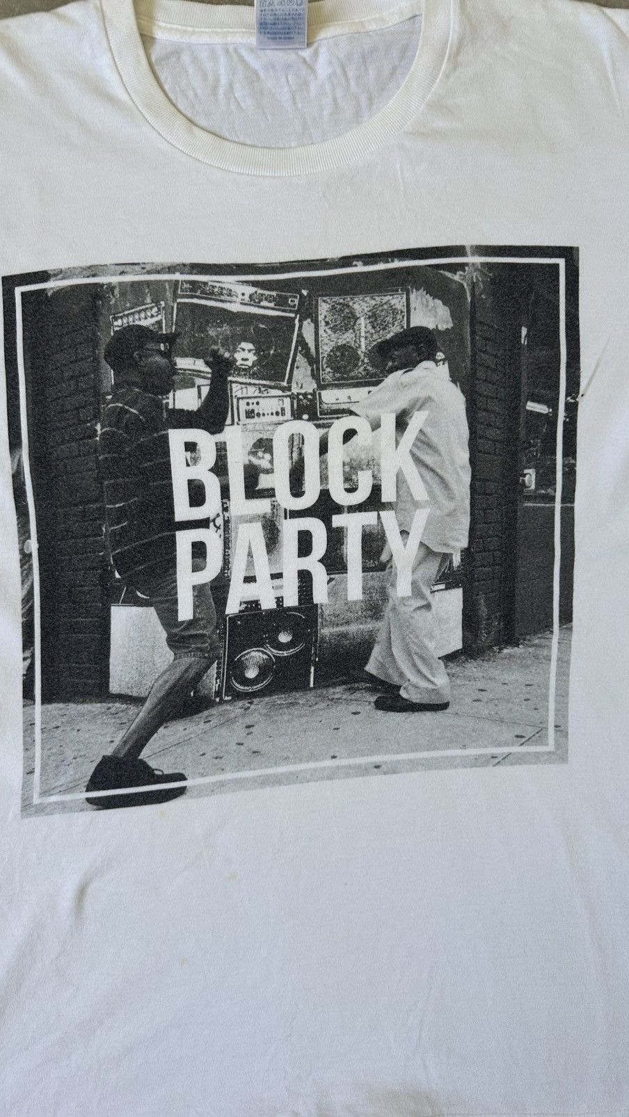 Vintage VINTAGE BLOCK PARTY GRAPHIC TEE Size US XL / EU 56 / 4 - 2 Thumbnail