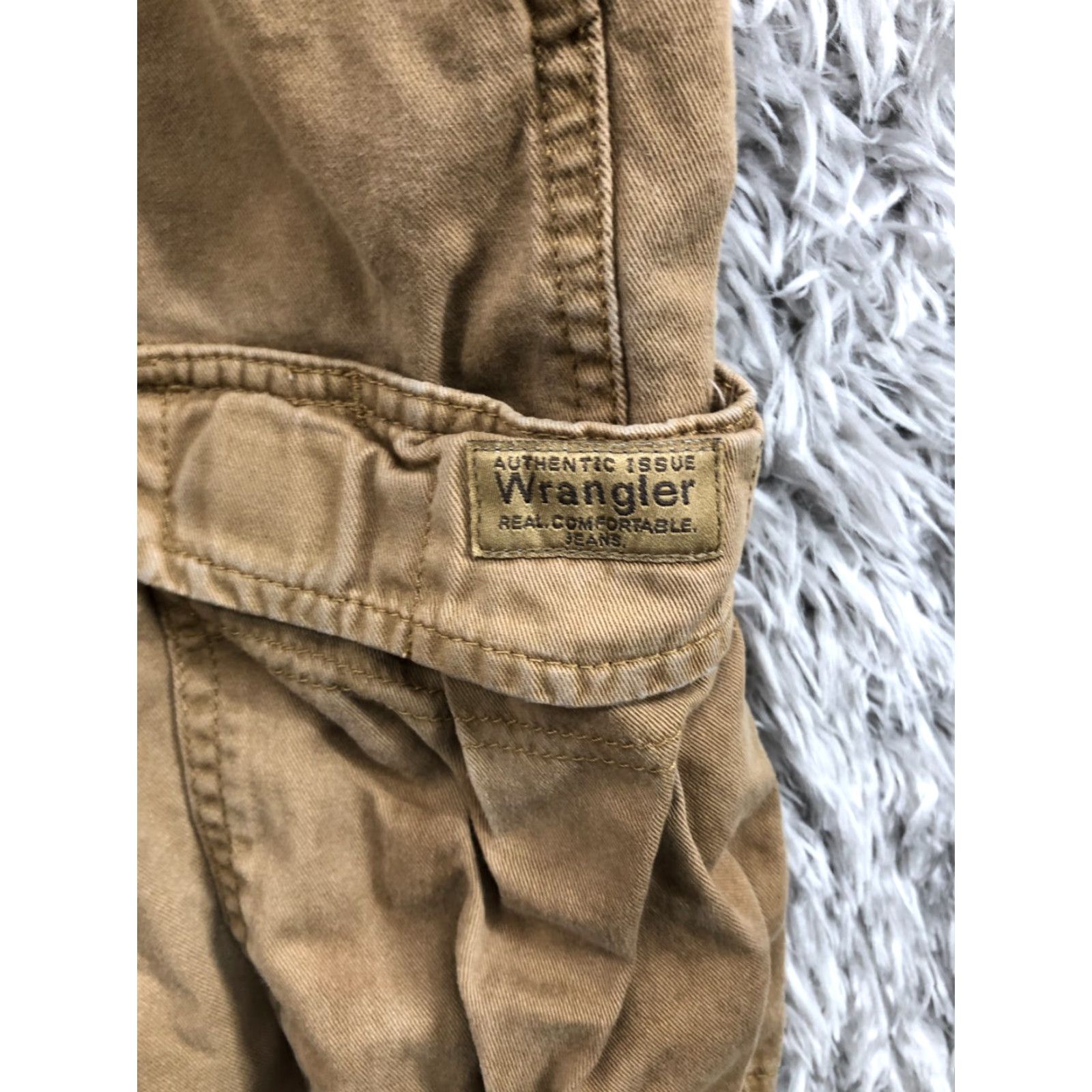 Wrangler Wrangler Cargo Shorts Mens Regular Size 38 Beige Medium Wash Cargo Shorts Men Jeans 5-Pocket Casual Belt Loops Distressed No Safety Verification: No Size US 38 / EU 54 - 5 Thumbnail