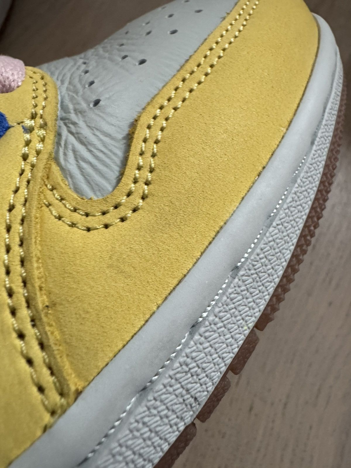 Nike × Travis Scott Air Jordan x Travis Scott Air Jordan 1 Low 0g US10.5 Canary Size US 10.5 / EU 43-44 - 24 Thumbnail